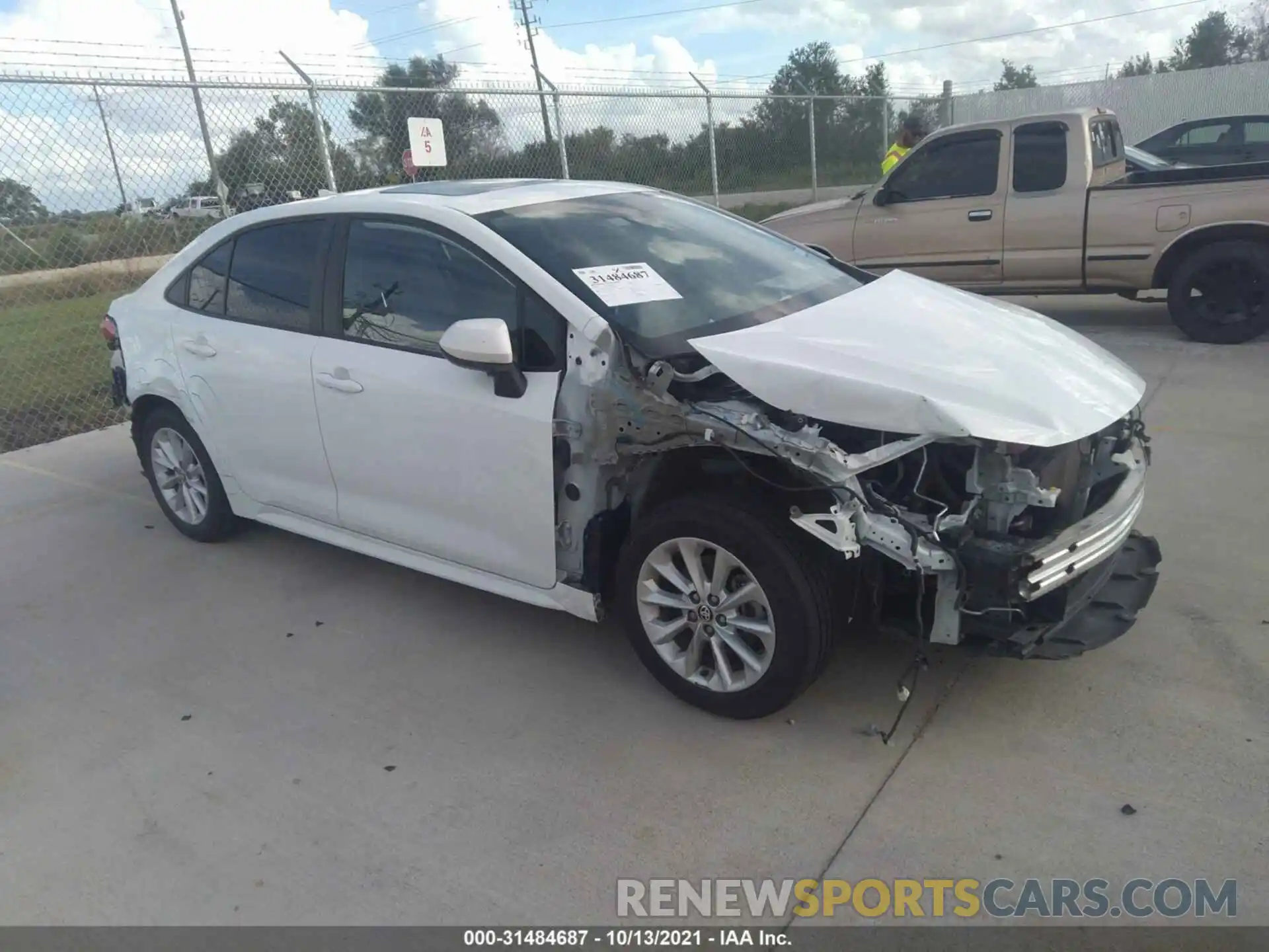 1 Photograph of a damaged car 5YFHPRAE0LP023978 TOYOTA COROLLA 2020