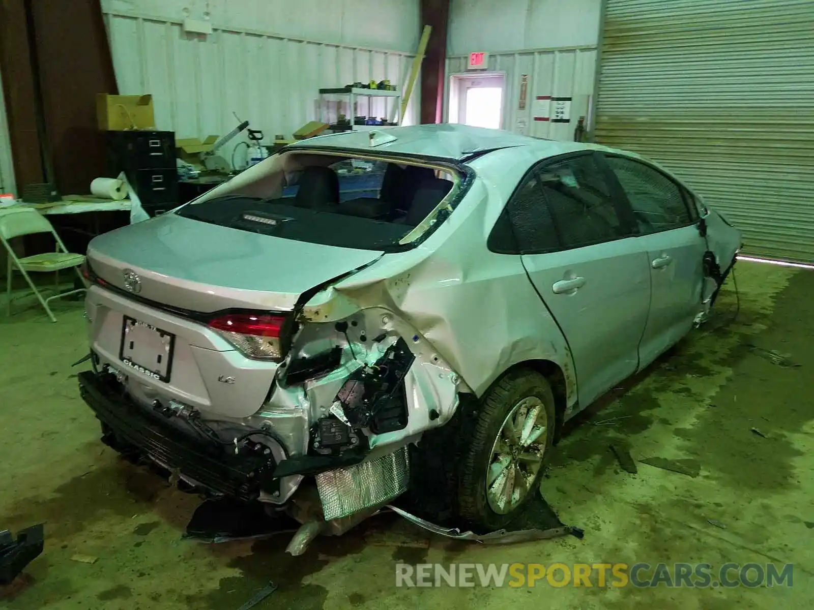 4 Photograph of a damaged car 5YFHPRAE0LP042448 TOYOTA COROLLA 2020