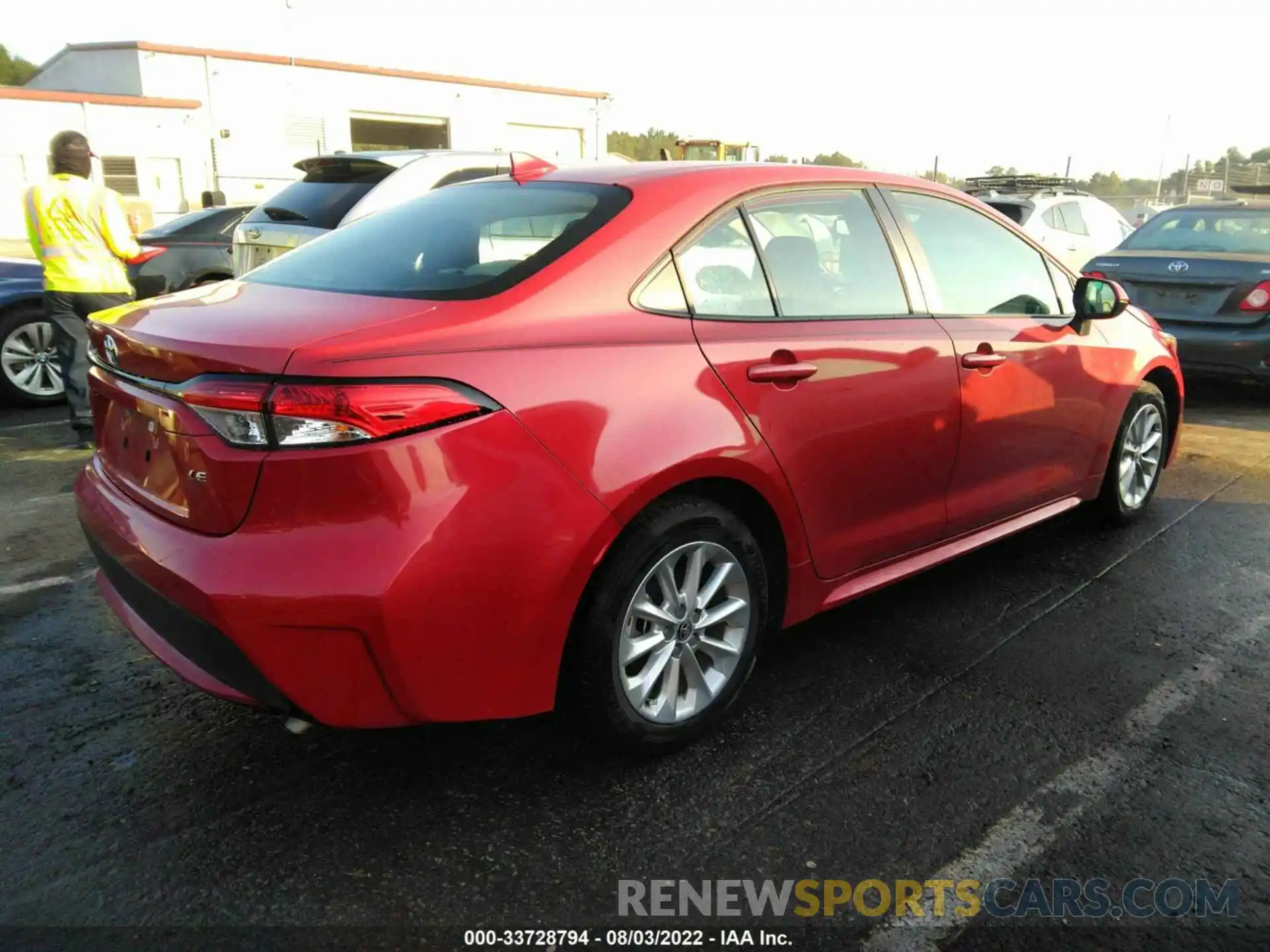 4 Photograph of a damaged car 5YFHPRAE0LP058360 TOYOTA COROLLA 2020