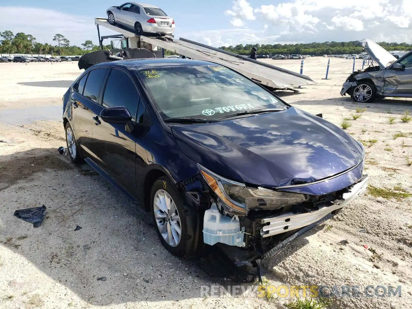 1 Photograph of a damaged car 5YFHPRAE0LP082772 TOYOTA COROLLA 2020