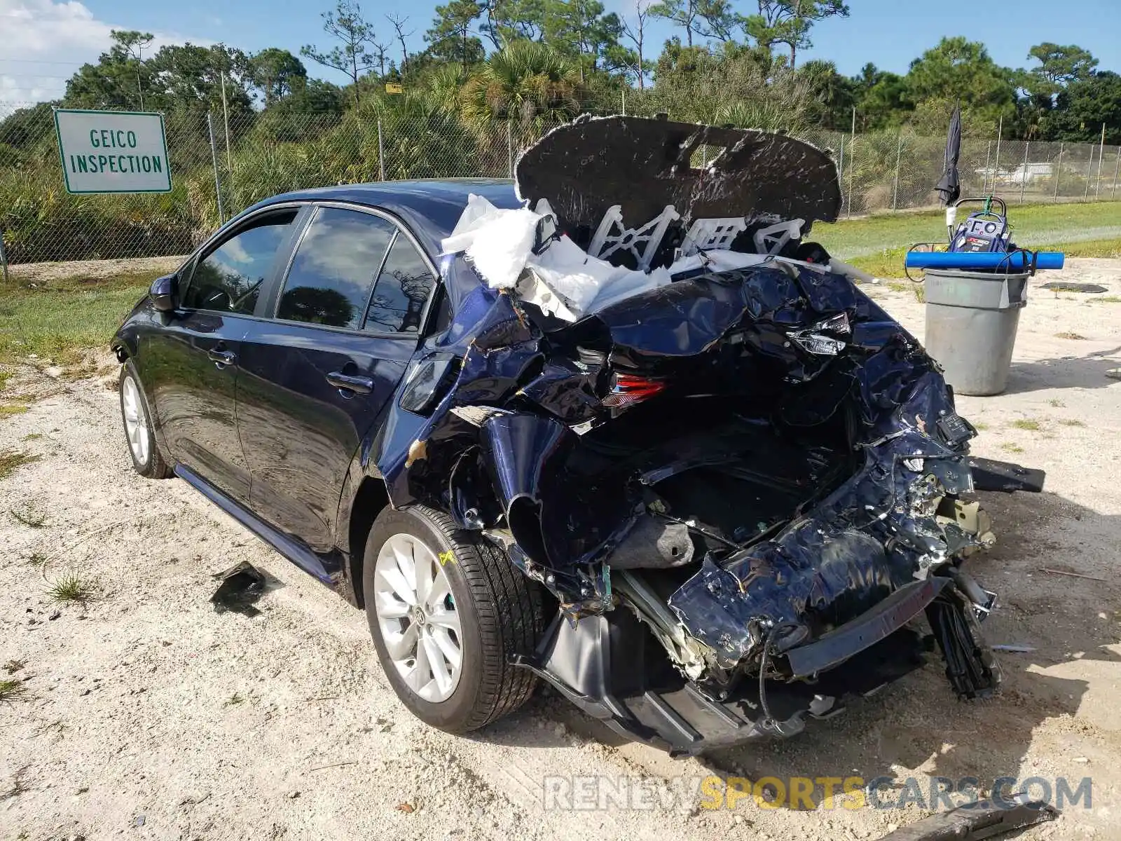 3 Photograph of a damaged car 5YFHPRAE0LP082772 TOYOTA COROLLA 2020