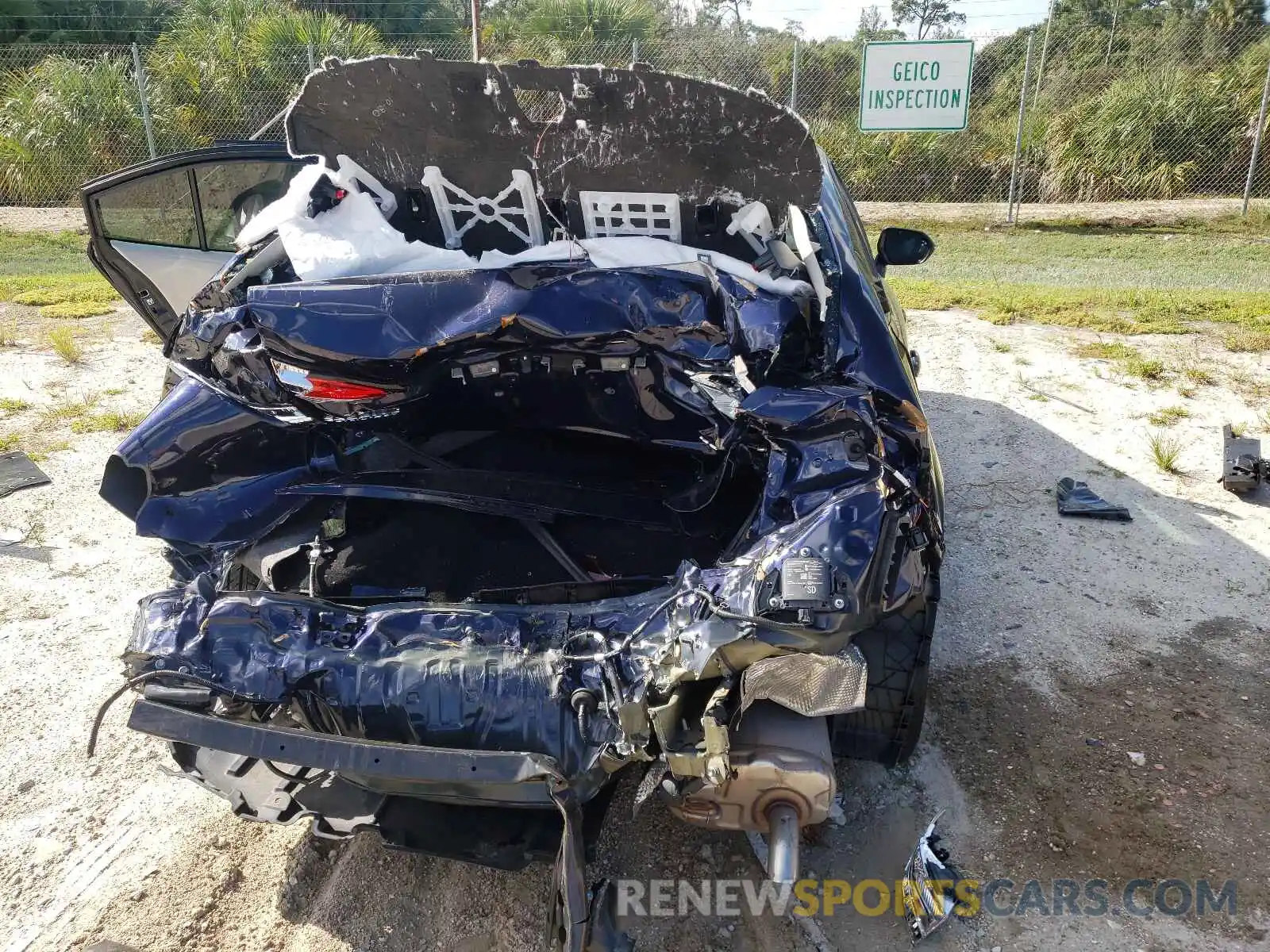 9 Photograph of a damaged car 5YFHPRAE0LP082772 TOYOTA COROLLA 2020