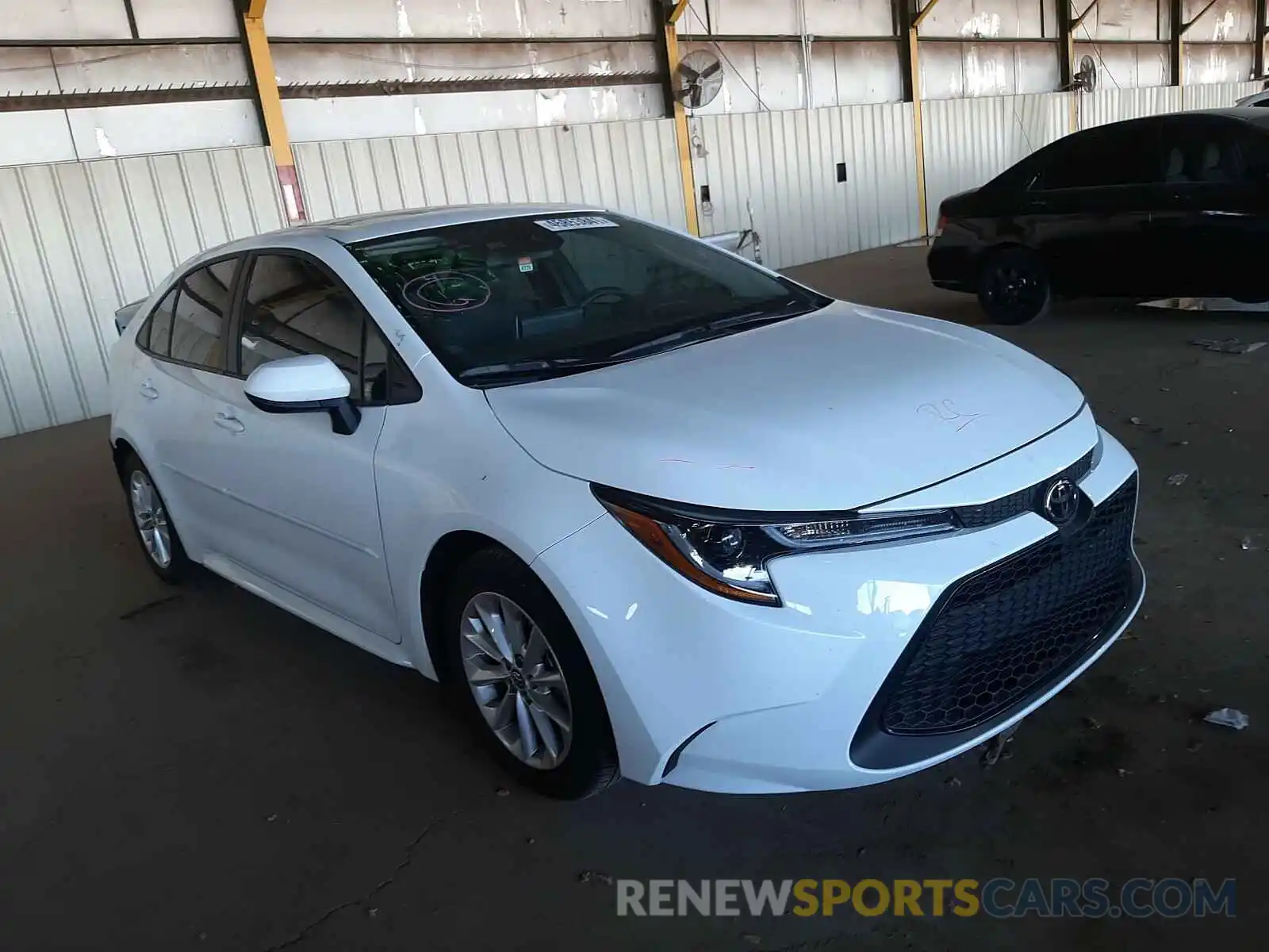 1 Photograph of a damaged car 5YFHPRAE0LP140315 TOYOTA COROLLA 2020