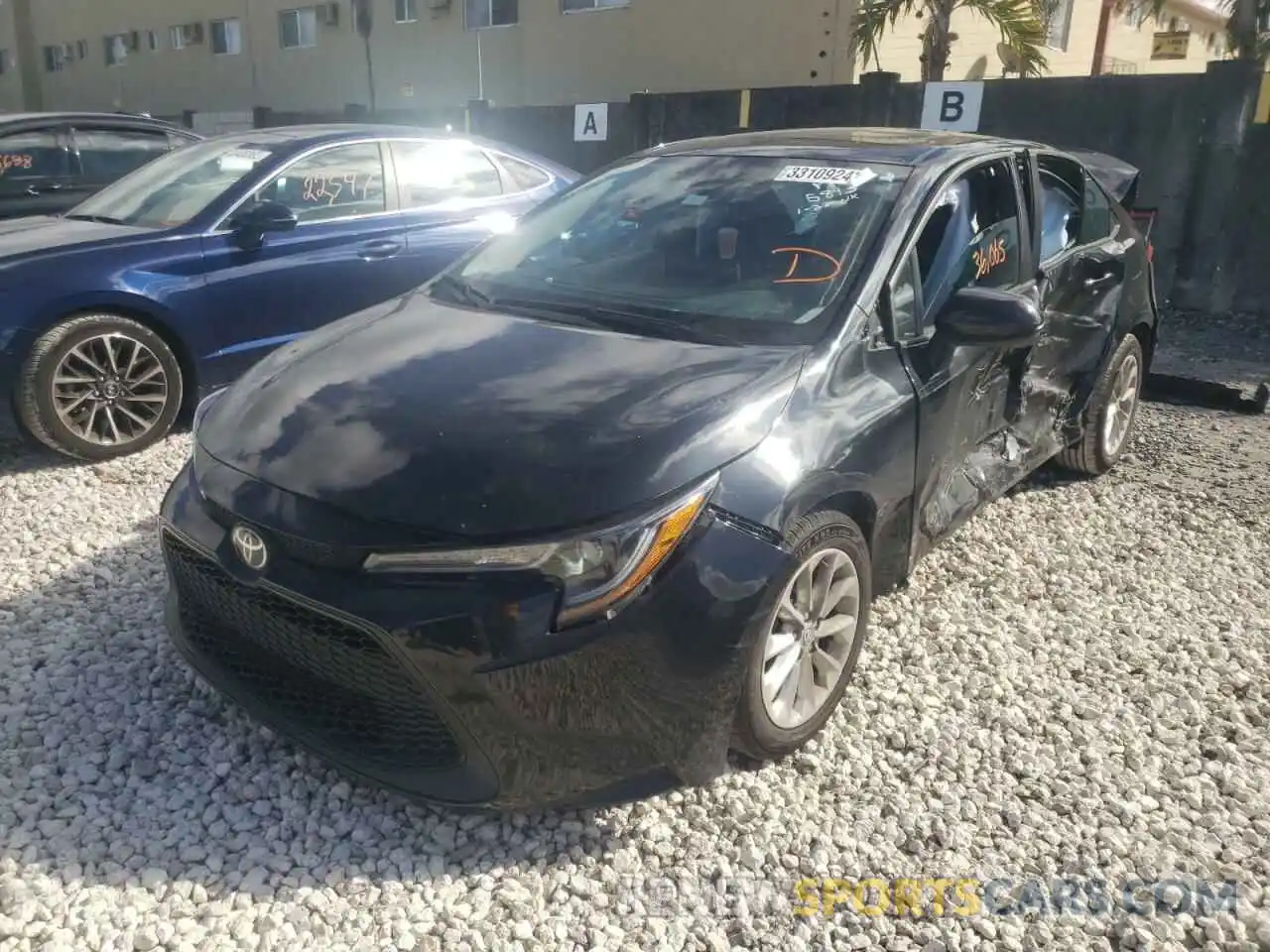 2 Photograph of a damaged car 5YFHPRAE1LP005893 TOYOTA COROLLA 2020