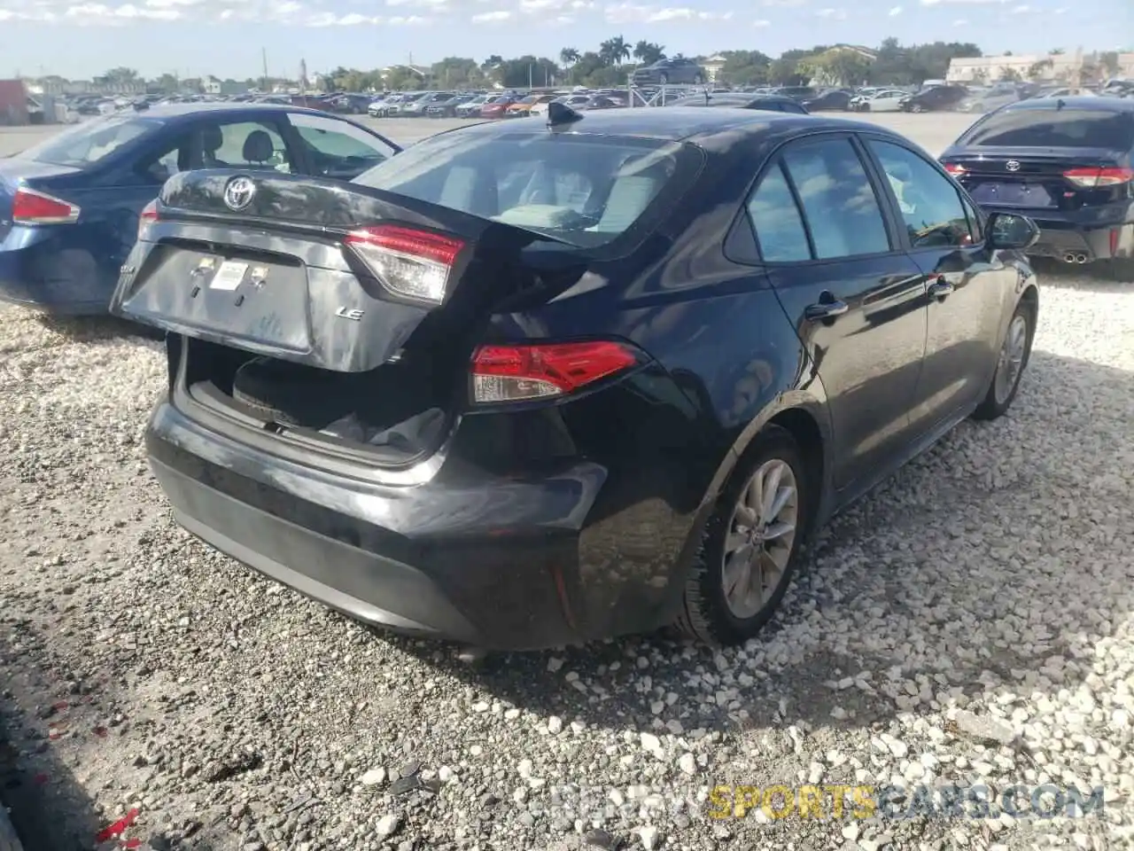 3 Photograph of a damaged car 5YFHPRAE1LP005893 TOYOTA COROLLA 2020