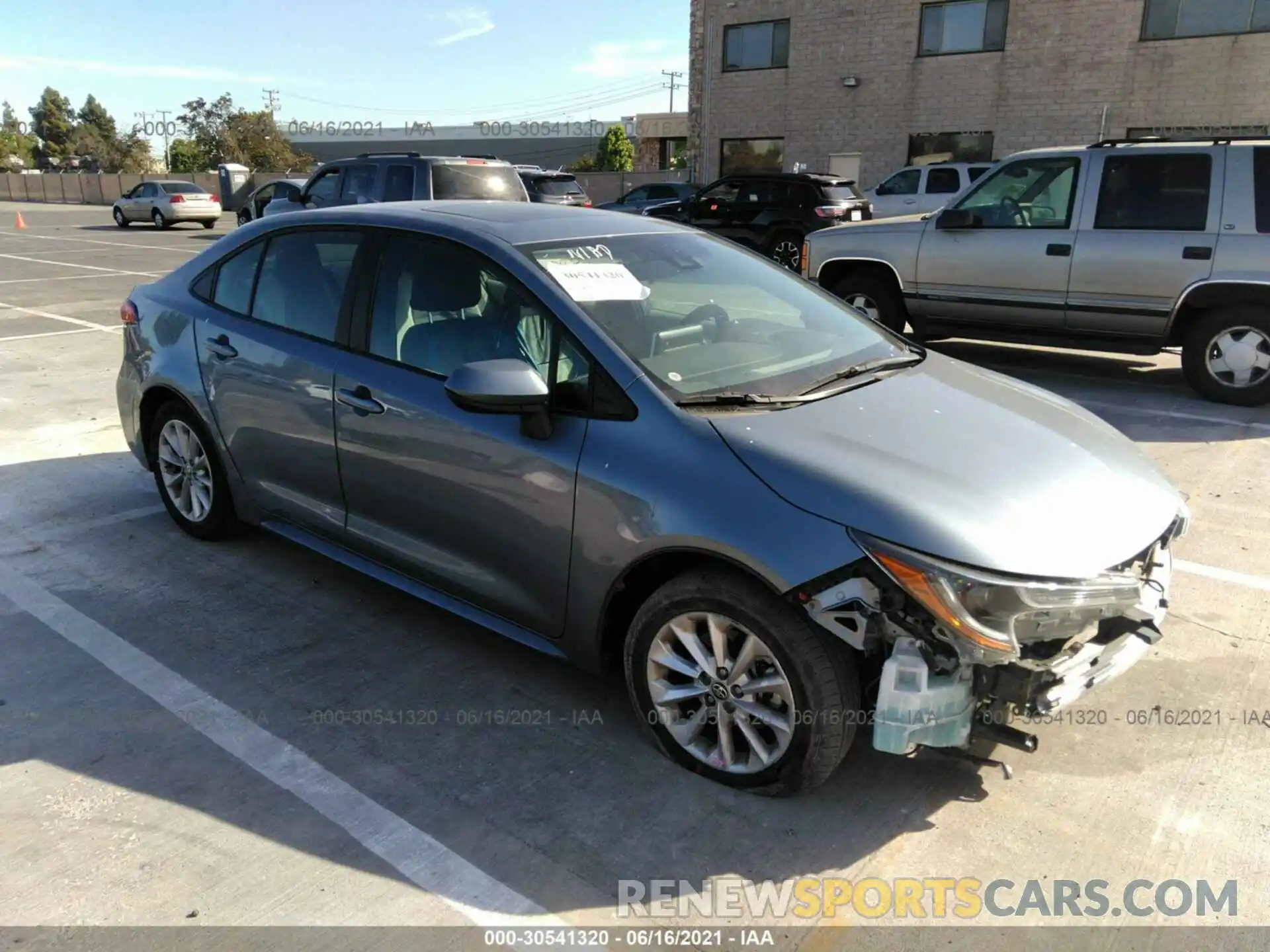 1 Photograph of a damaged car 5YFHPRAE1LP007711 TOYOTA COROLLA 2020