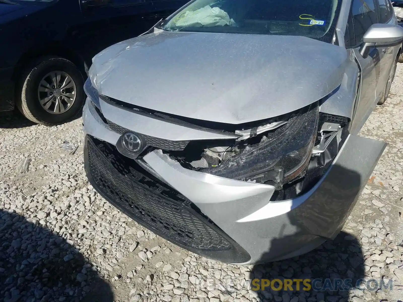 9 Photograph of a damaged car 5YFHPRAE1LP017171 TOYOTA COROLLA 2020