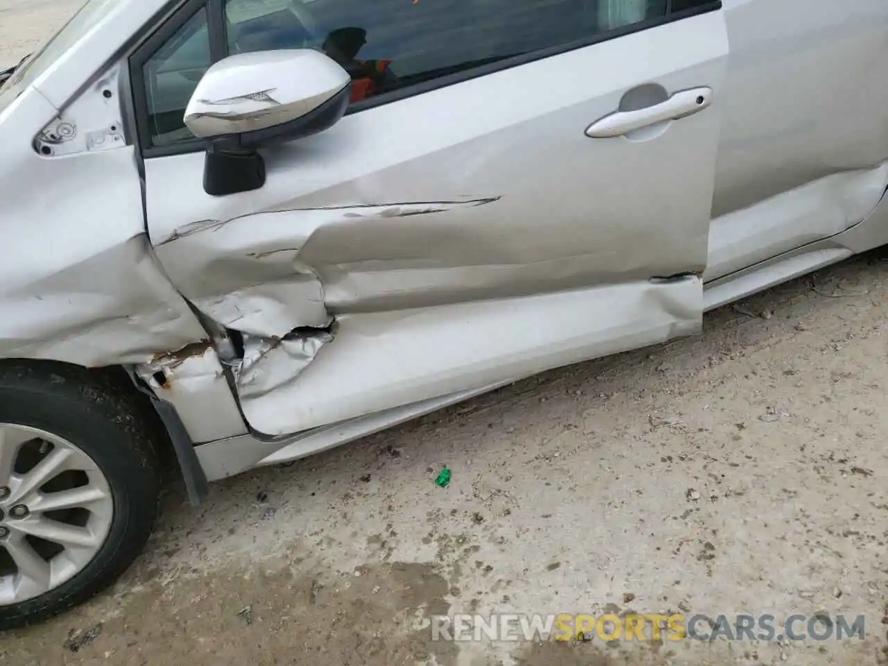 9 Photograph of a damaged car 5YFHPRAE1LP020054 TOYOTA COROLLA 2020