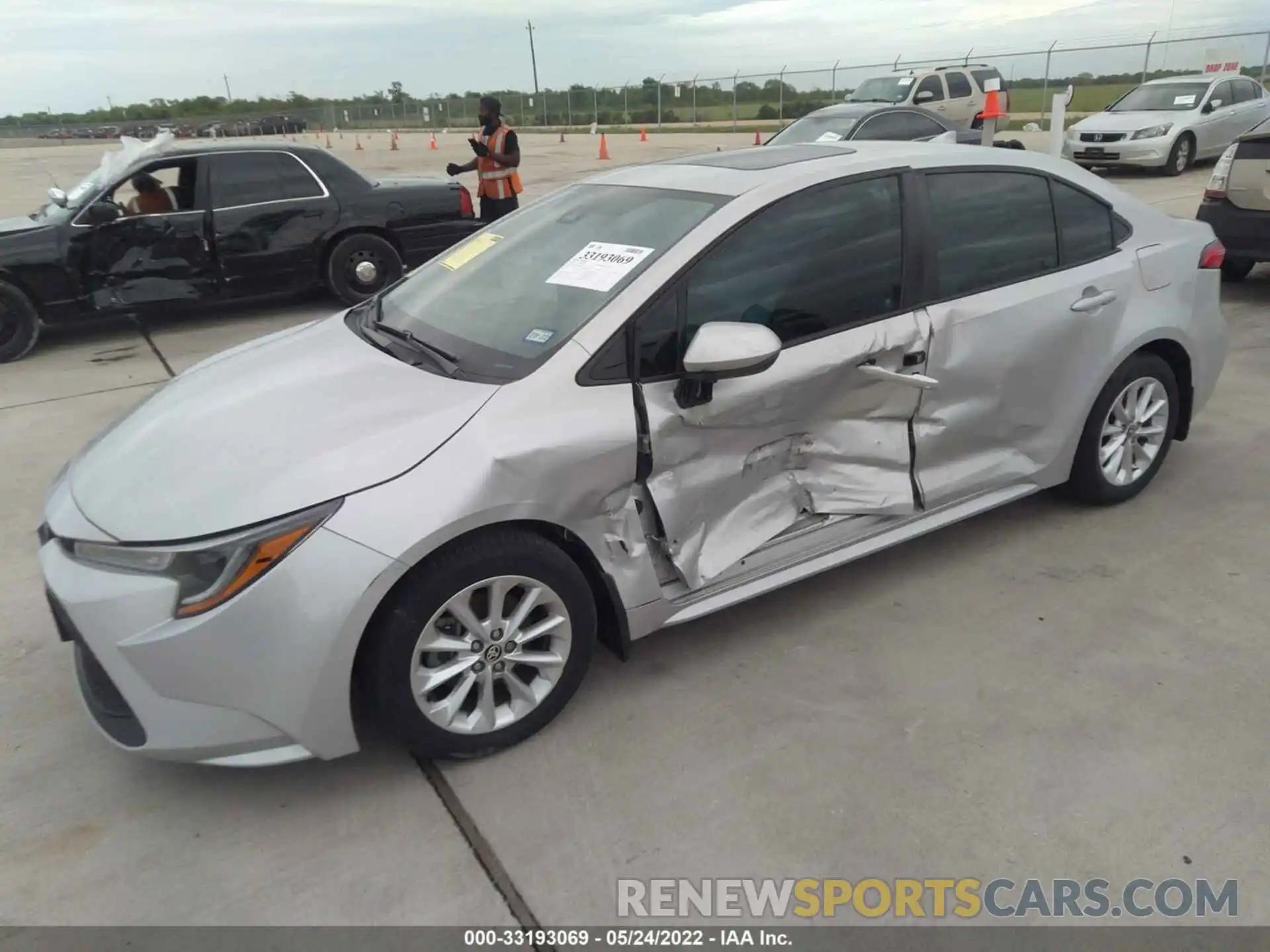 2 Photograph of a damaged car 5YFHPRAE1LP027327 TOYOTA COROLLA 2020