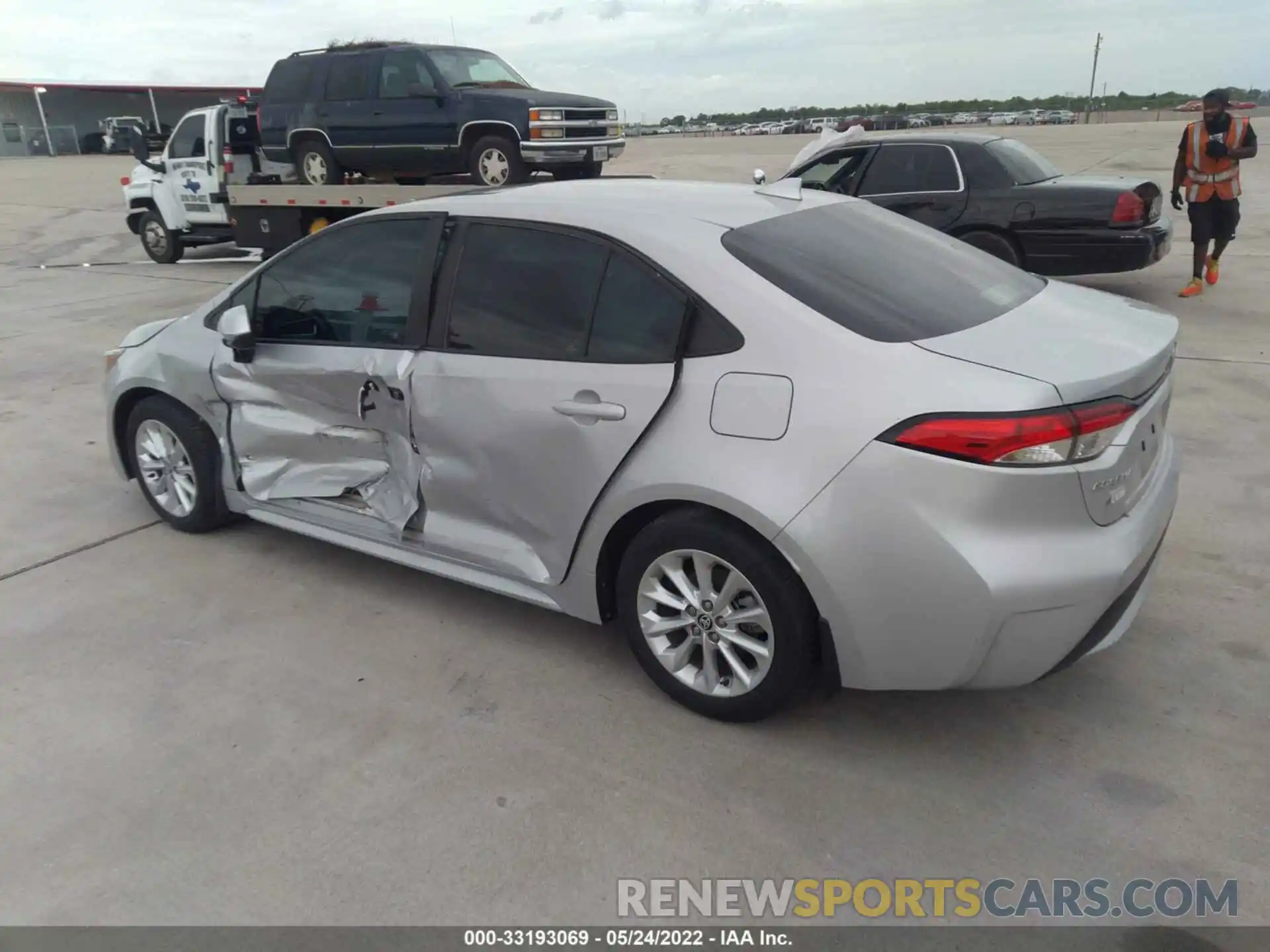 3 Photograph of a damaged car 5YFHPRAE1LP027327 TOYOTA COROLLA 2020