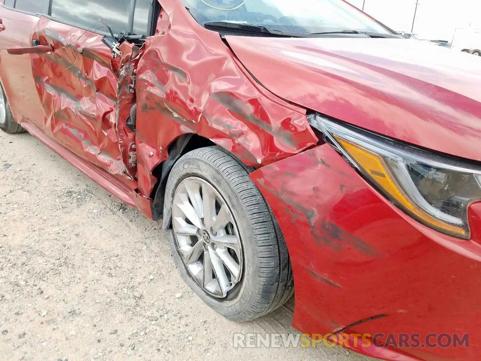 9 Photograph of a damaged car 5YFHPRAE1LP031006 TOYOTA COROLLA 2020