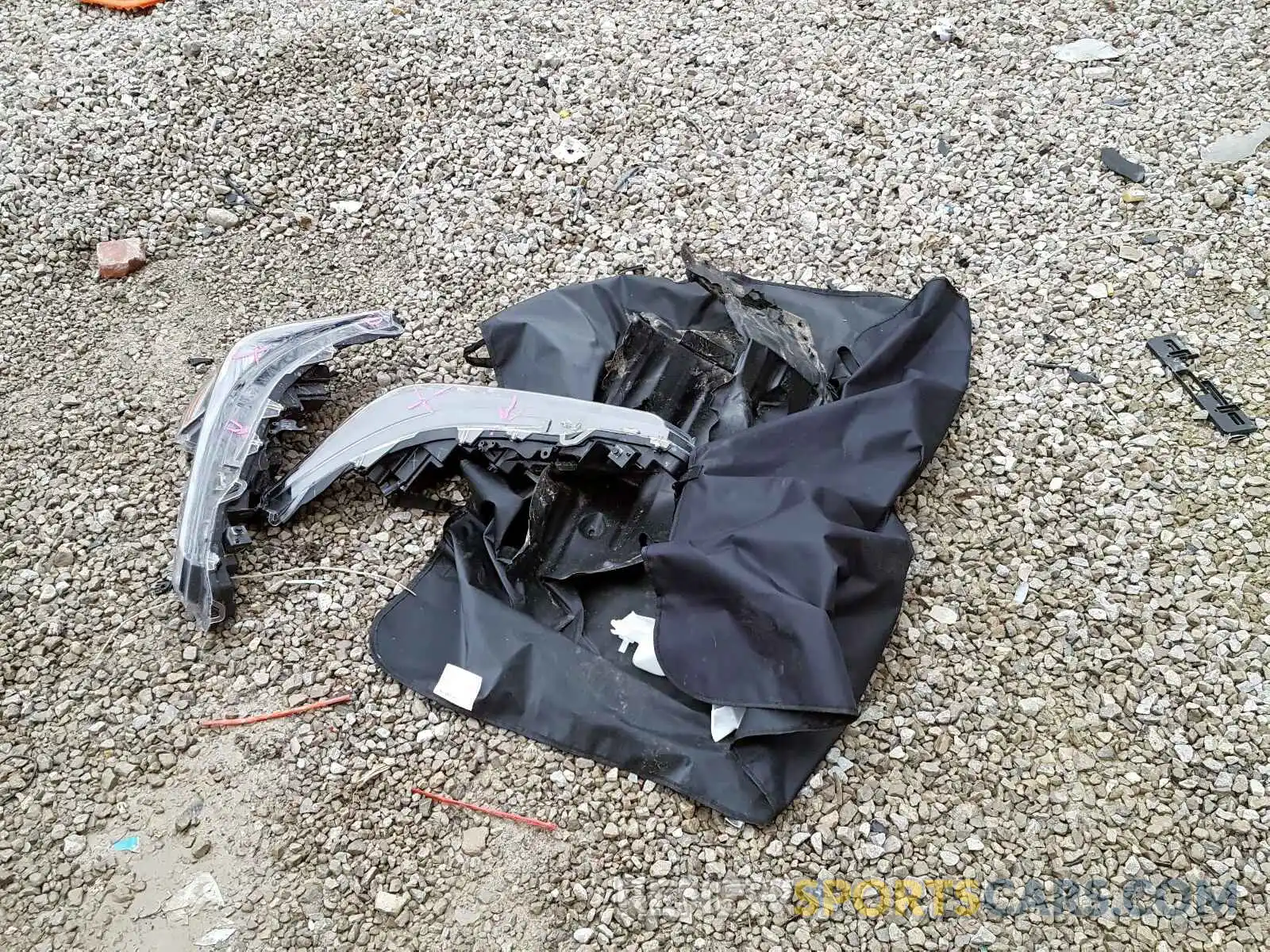 9 Photograph of a damaged car 5YFHPRAE1LP049974 TOYOTA COROLLA 2020