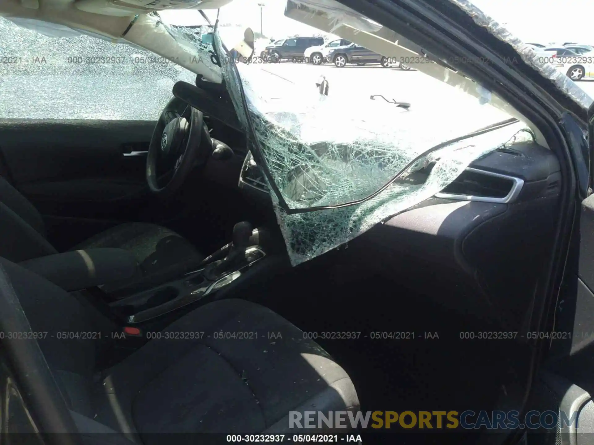 4 Photograph of a damaged car 5YFHPRAE2LP014487 TOYOTA COROLLA 2020