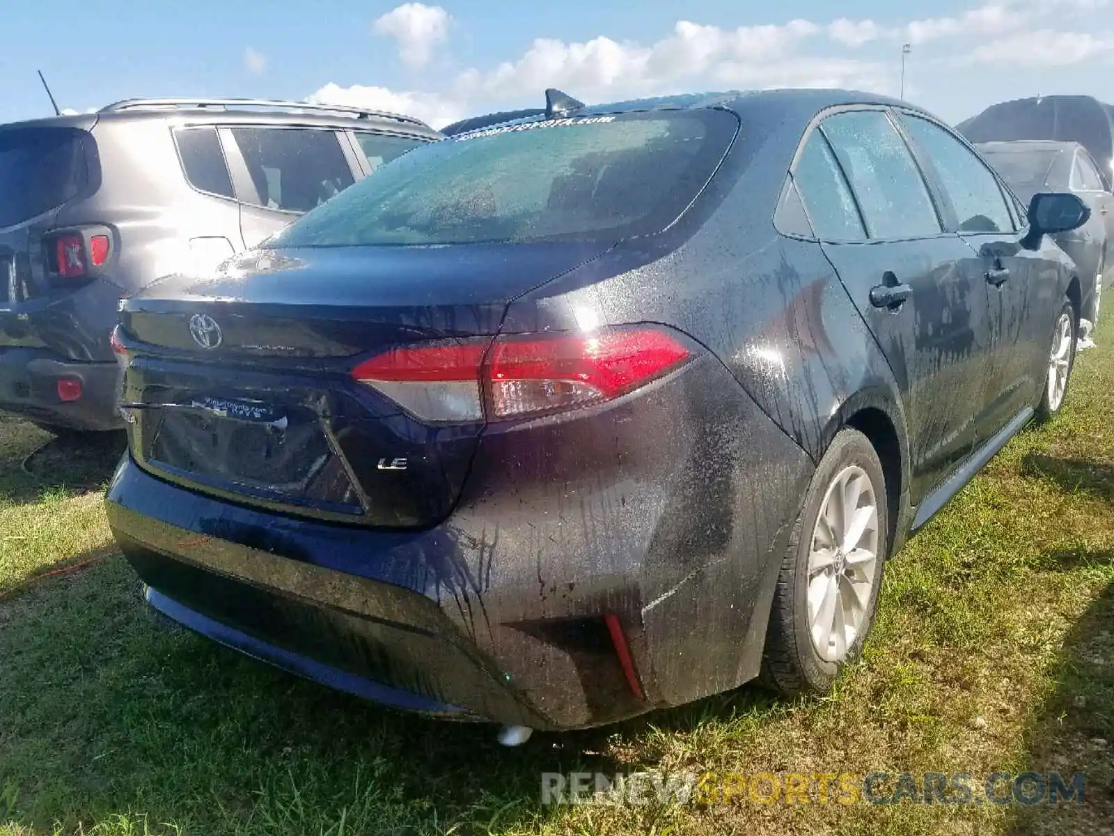 4 Photograph of a damaged car 5YFHPRAE2LP020290 TOYOTA COROLLA 2020