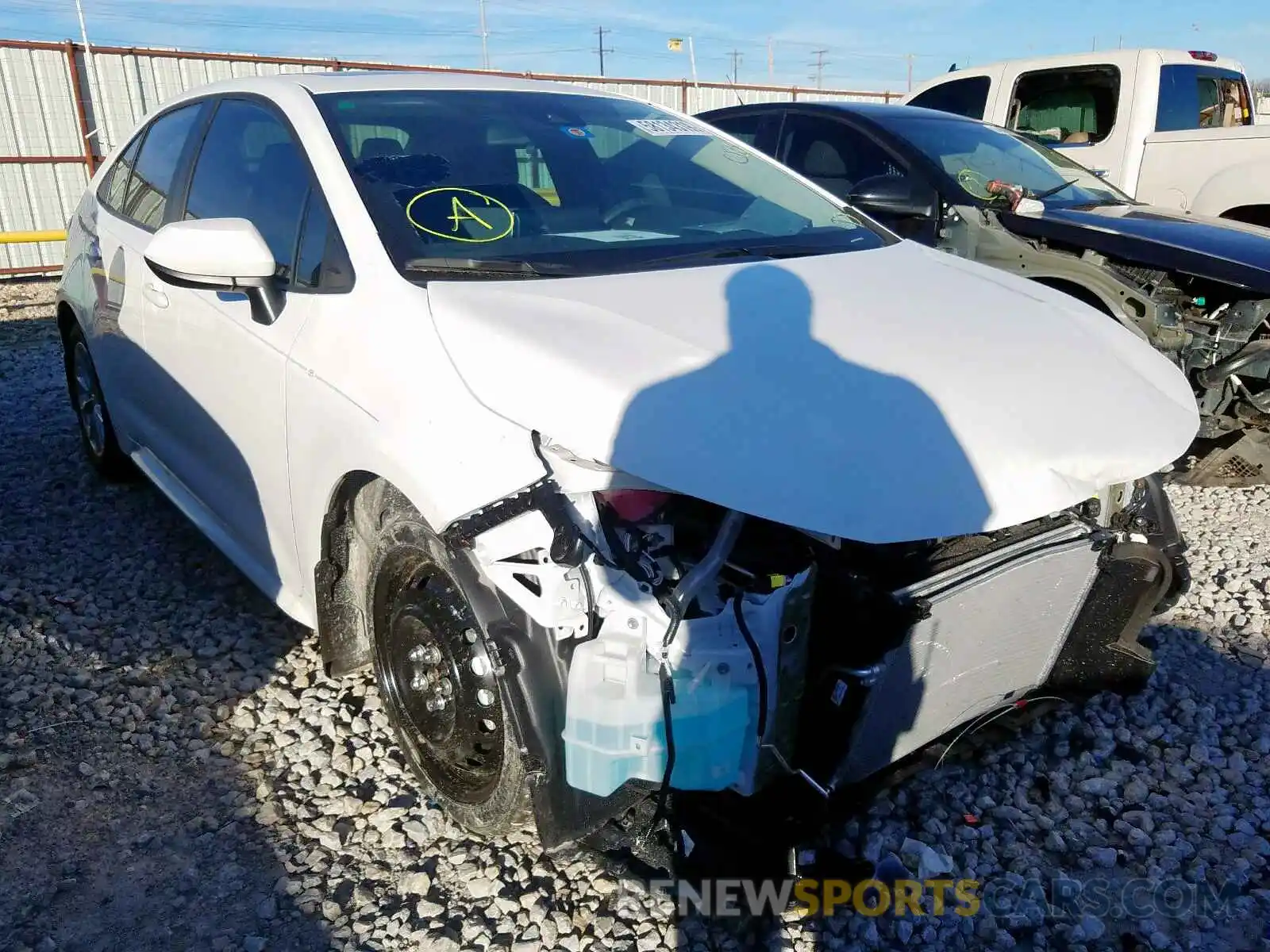 1 Photograph of a damaged car 5YFHPRAE2LP022976 TOYOTA COROLLA 2020