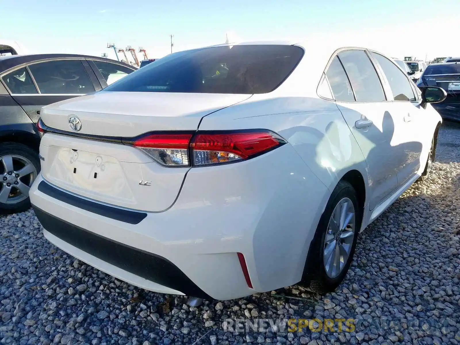 4 Photograph of a damaged car 5YFHPRAE2LP022976 TOYOTA COROLLA 2020