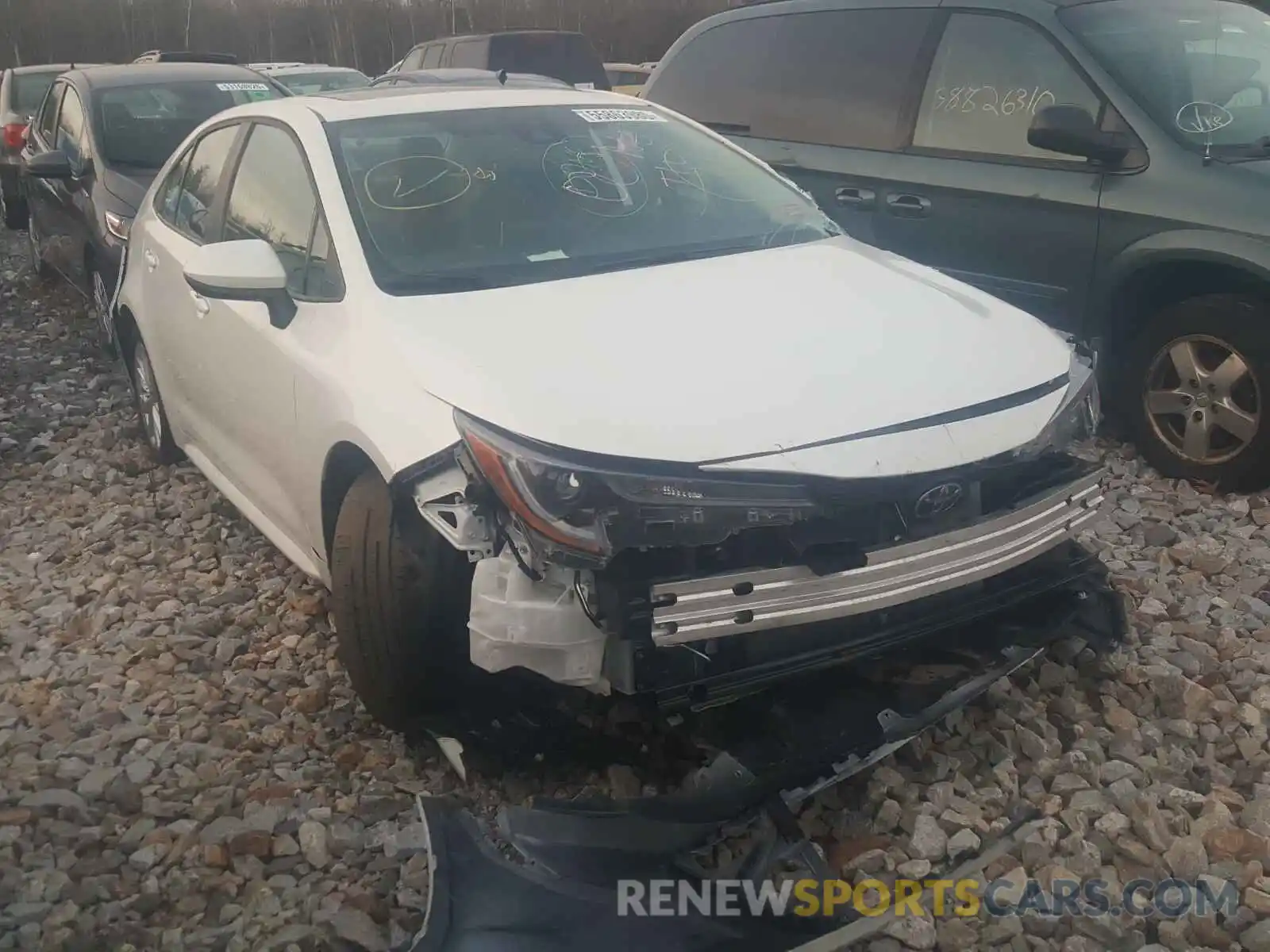 1 Photograph of a damaged car 5YFHPRAE2LP054777 TOYOTA COROLLA 2020