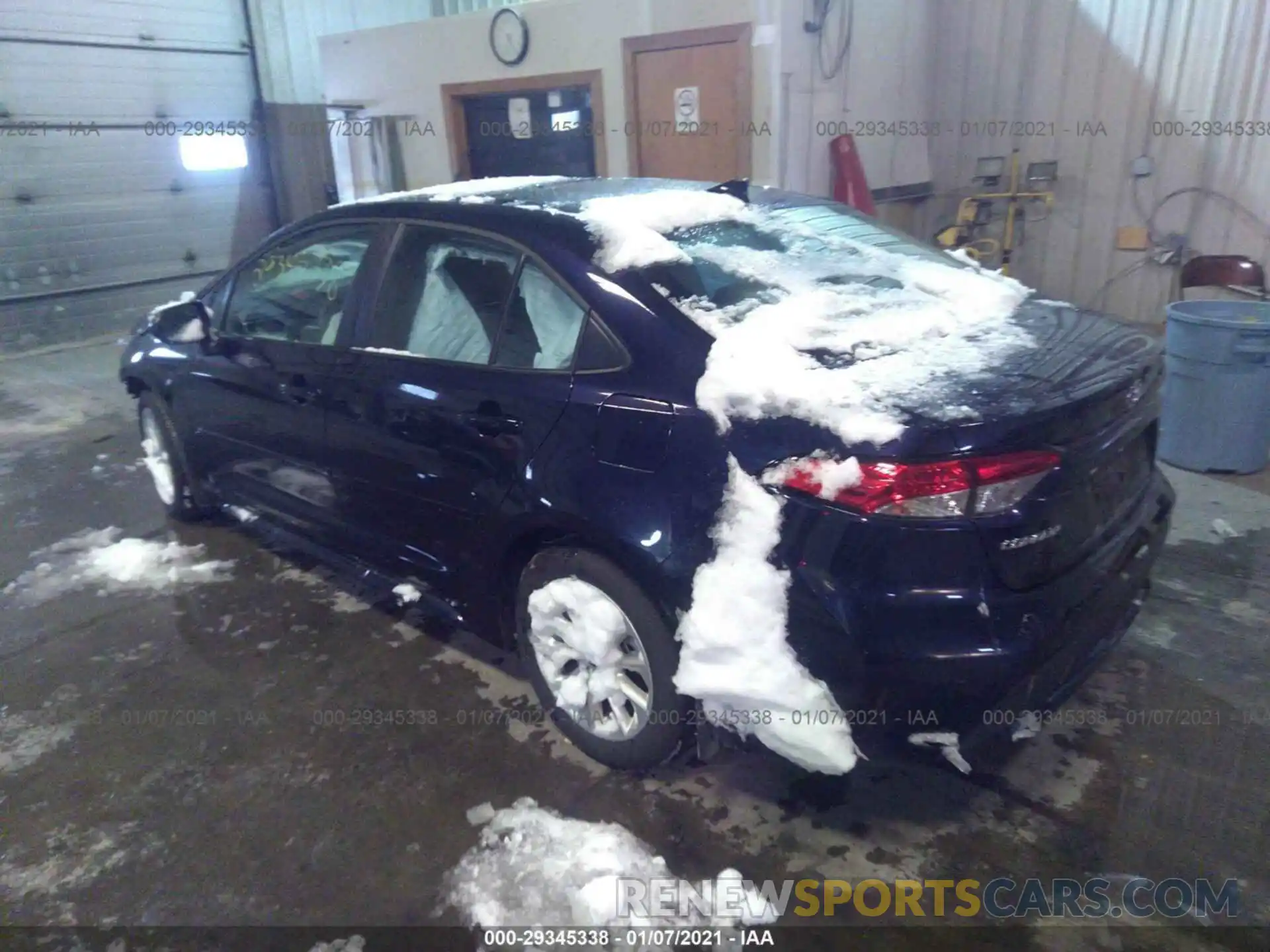 3 Photograph of a damaged car 5YFHPRAE3LP008472 TOYOTA COROLLA 2020