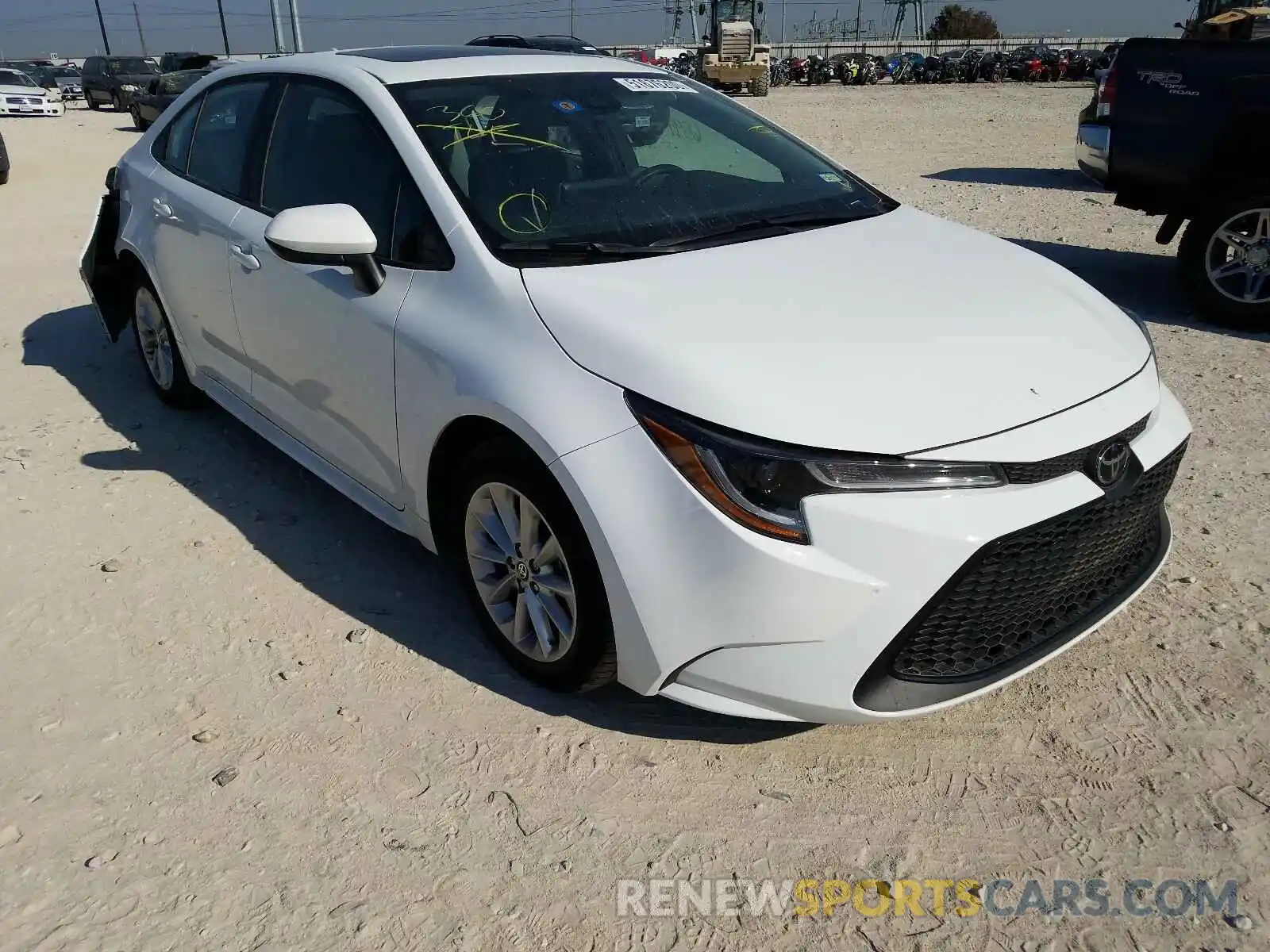 1 Photograph of a damaged car 5YFHPRAE3LP020346 TOYOTA COROLLA 2020