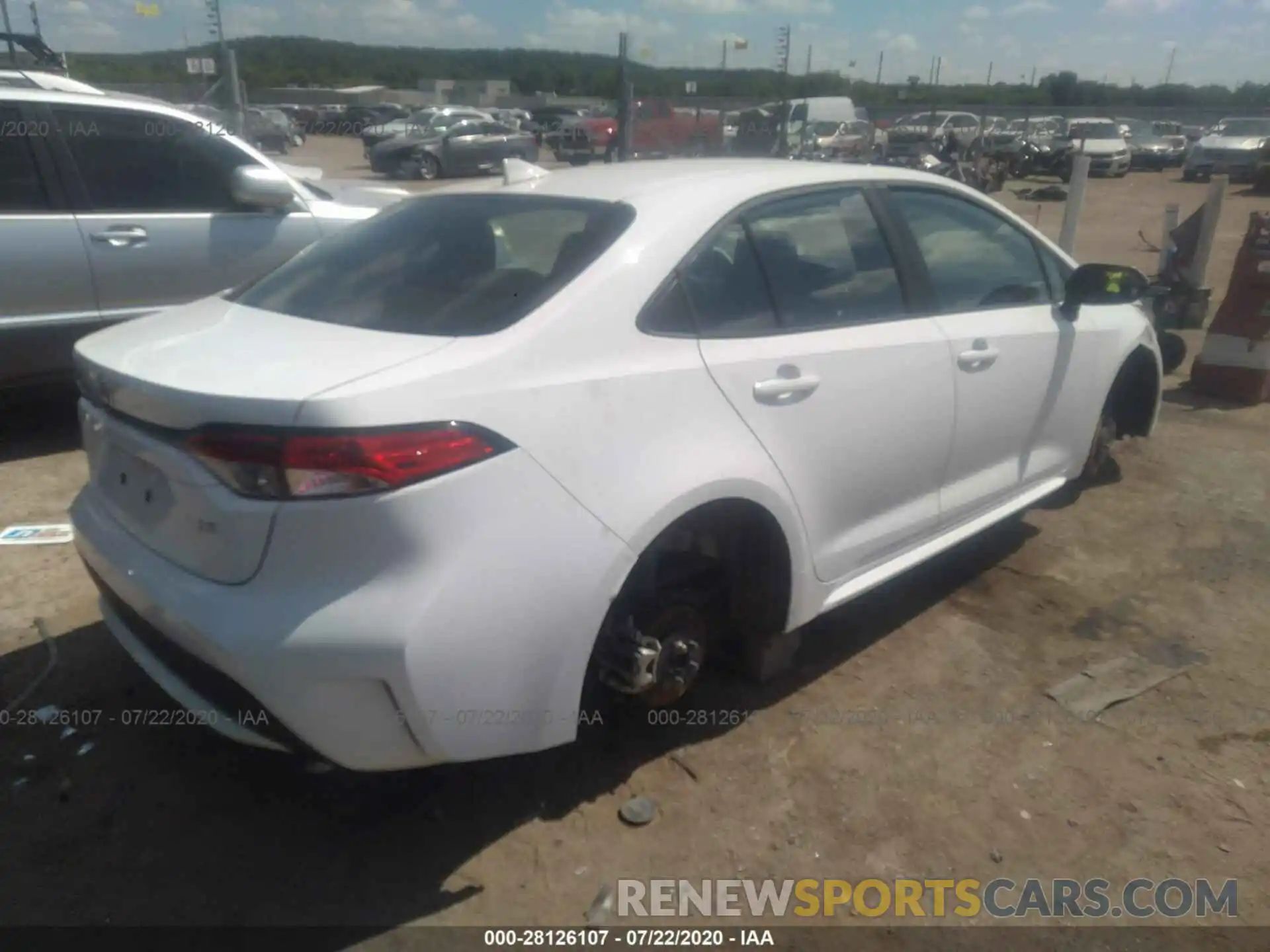 4 Photograph of a damaged car 5YFHPRAE3LP020895 TOYOTA COROLLA 2020