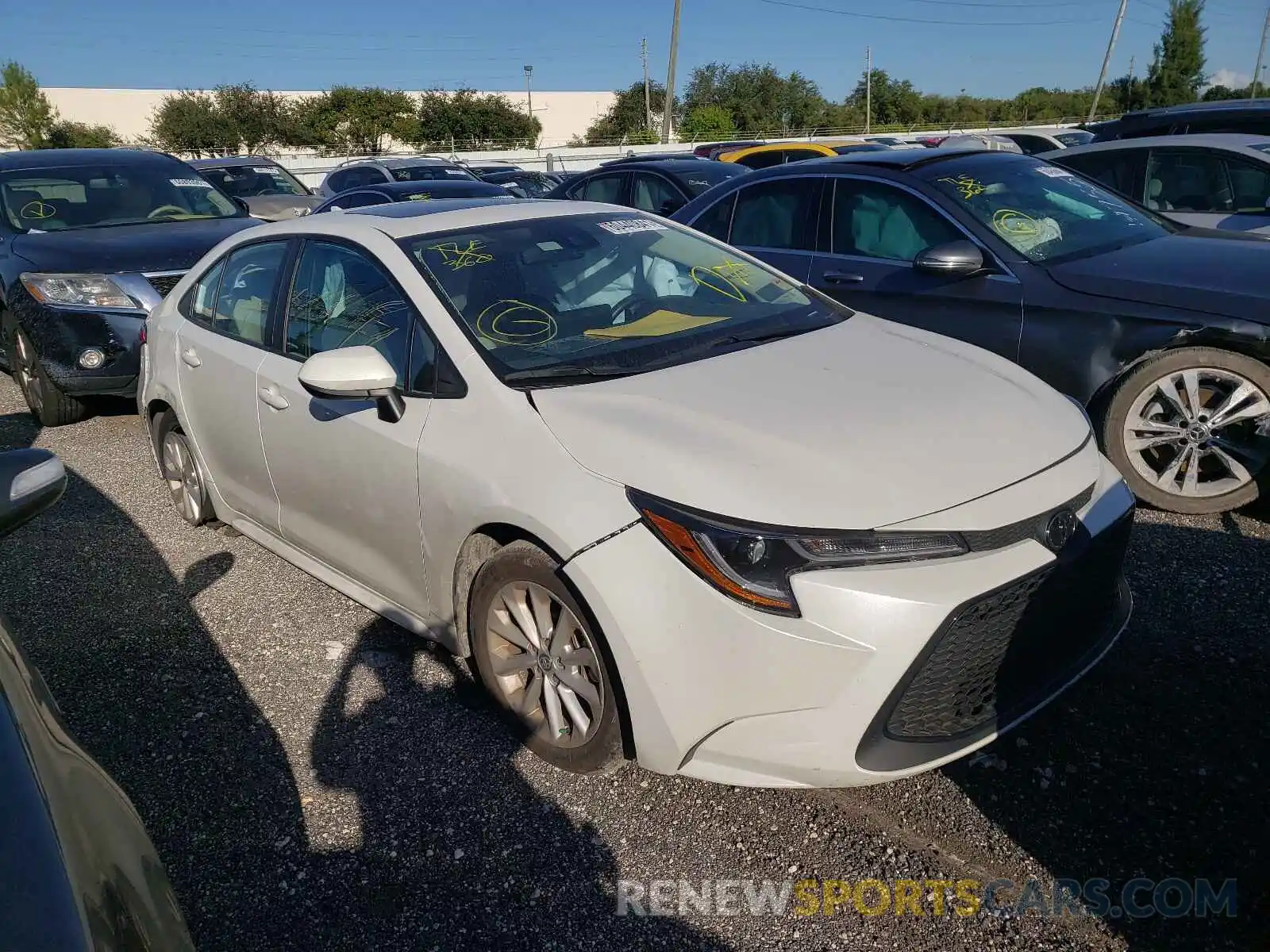 1 Photograph of a damaged car 5YFHPRAE3LP048261 TOYOTA COROLLA 2020