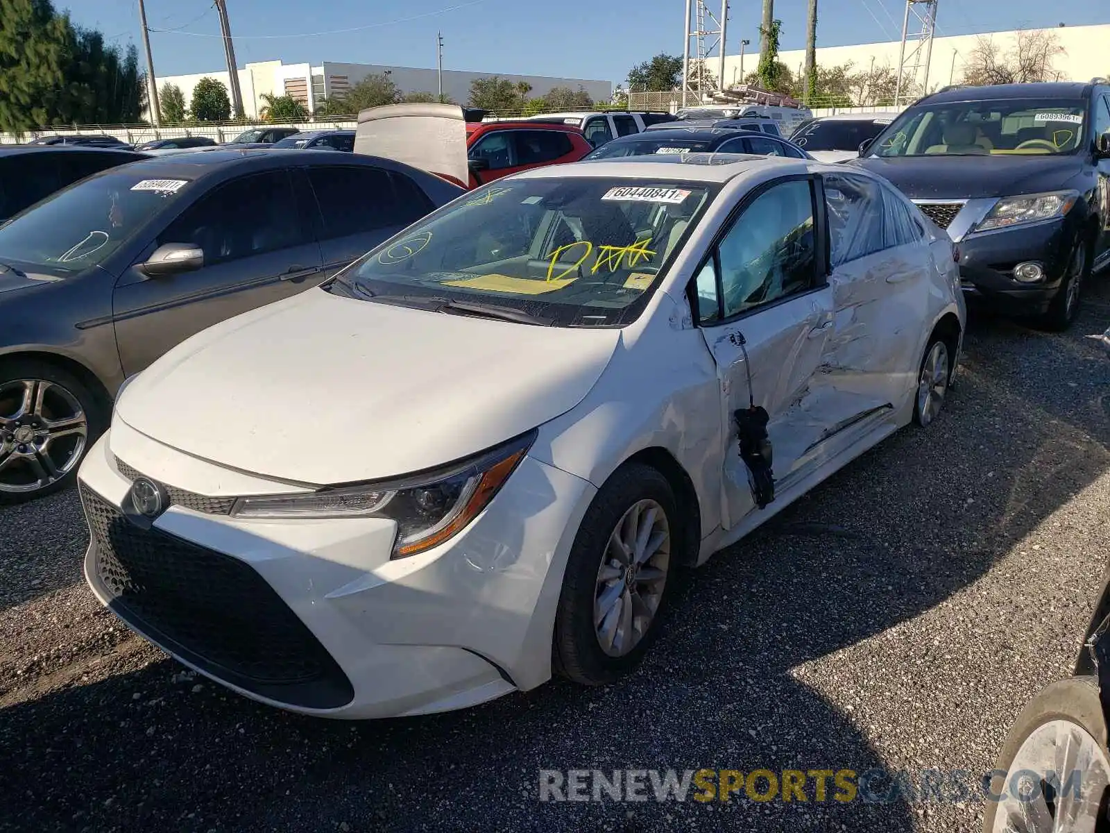 2 Photograph of a damaged car 5YFHPRAE3LP048261 TOYOTA COROLLA 2020