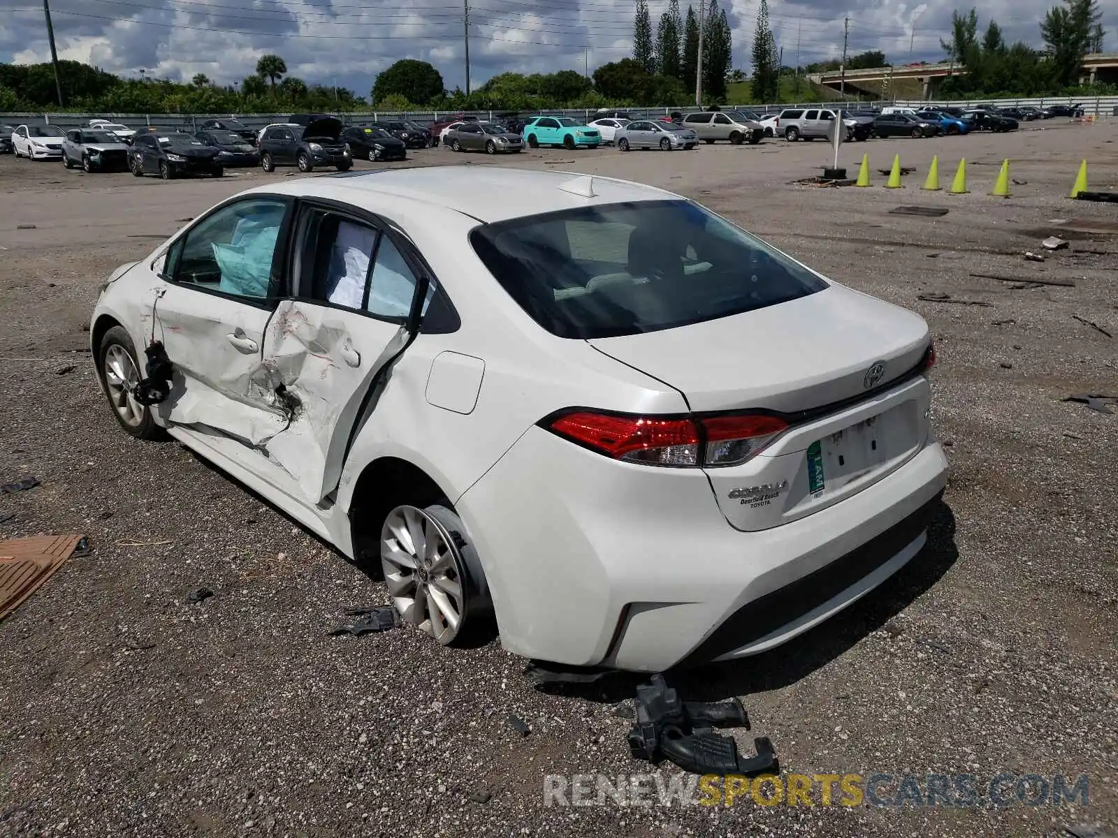 3 Photograph of a damaged car 5YFHPRAE3LP048261 TOYOTA COROLLA 2020