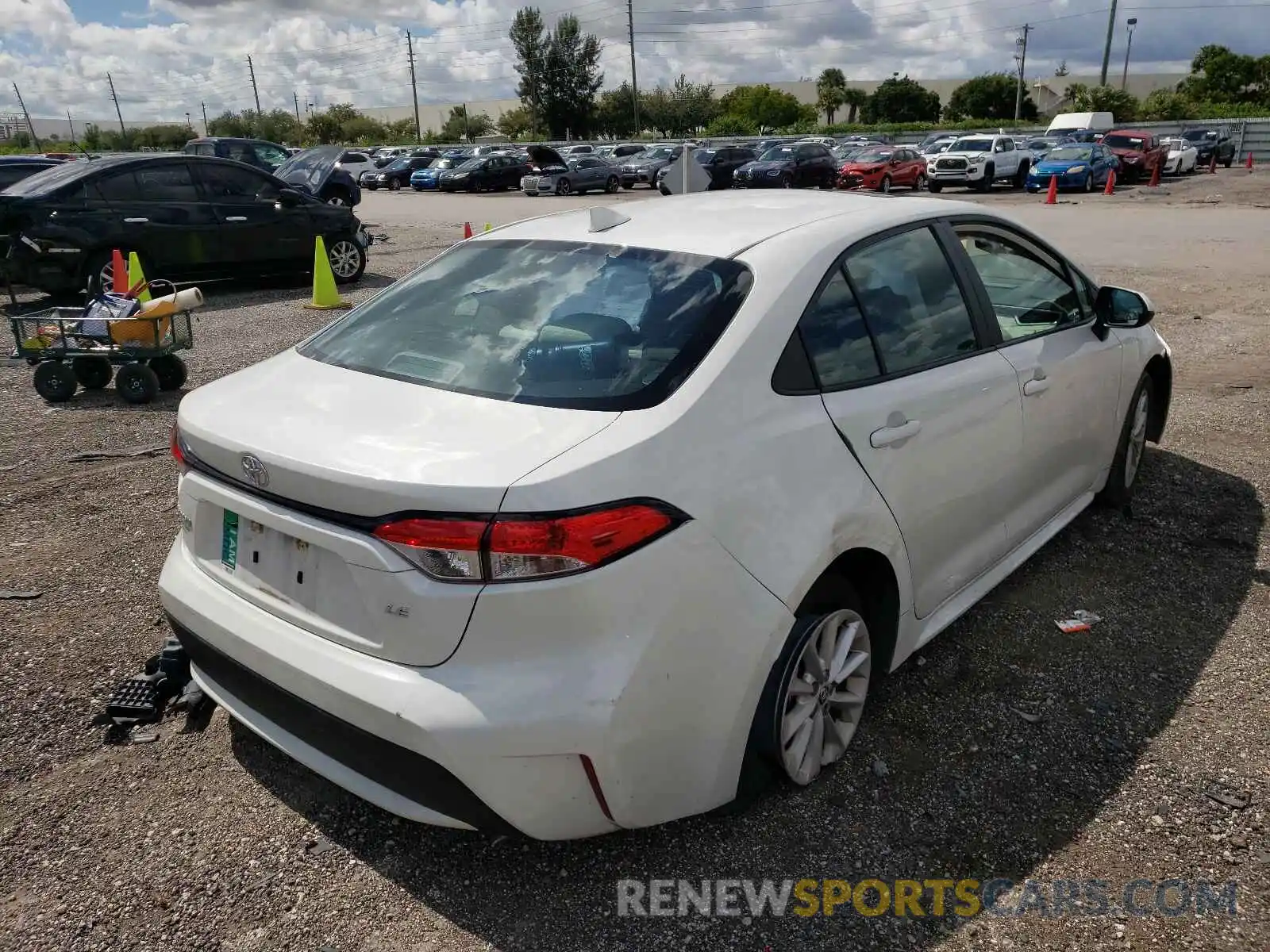 4 Photograph of a damaged car 5YFHPRAE3LP048261 TOYOTA COROLLA 2020