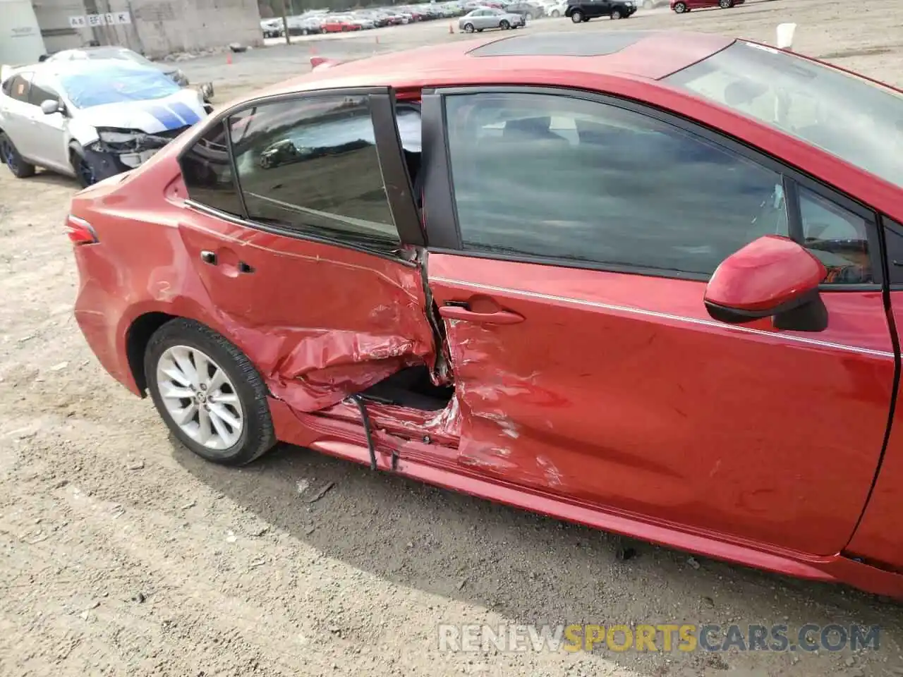 9 Photograph of a damaged car 5YFHPRAE3LP067845 TOYOTA COROLLA 2020