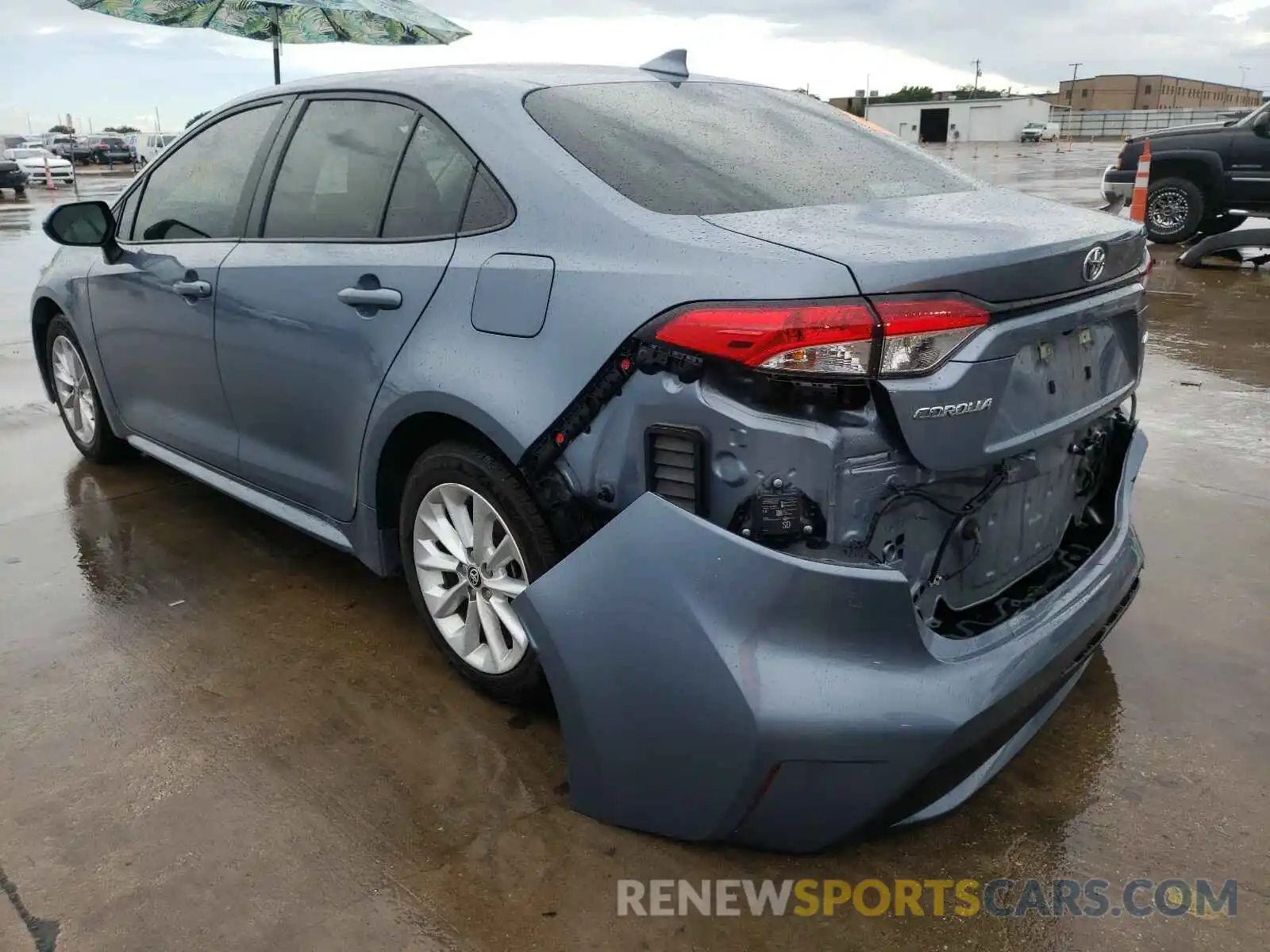 3 Photograph of a damaged car 5YFHPRAE3LP103954 TOYOTA COROLLA 2020