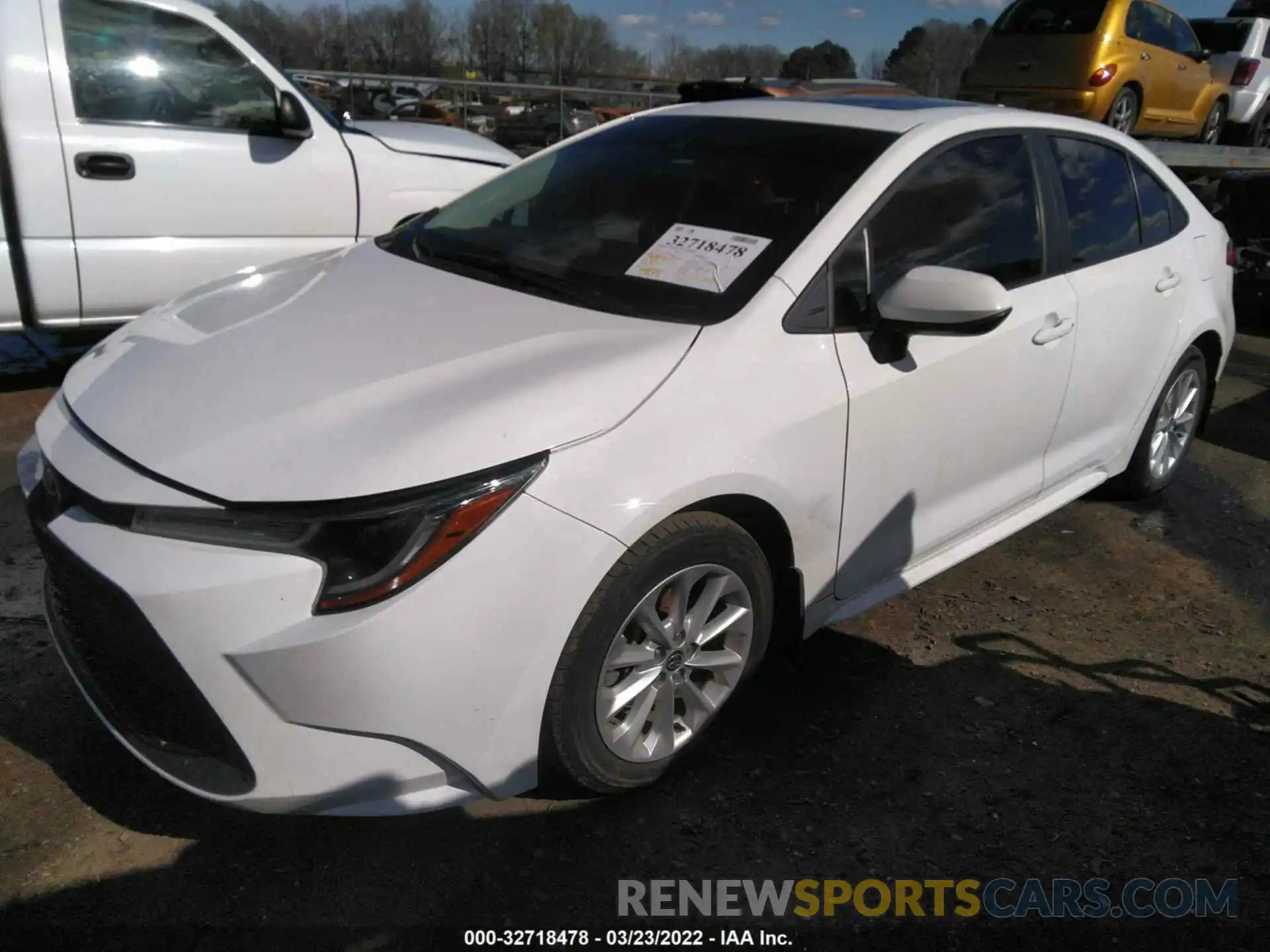 2 Photograph of a damaged car 5YFHPRAE4LP004060 TOYOTA COROLLA 2020