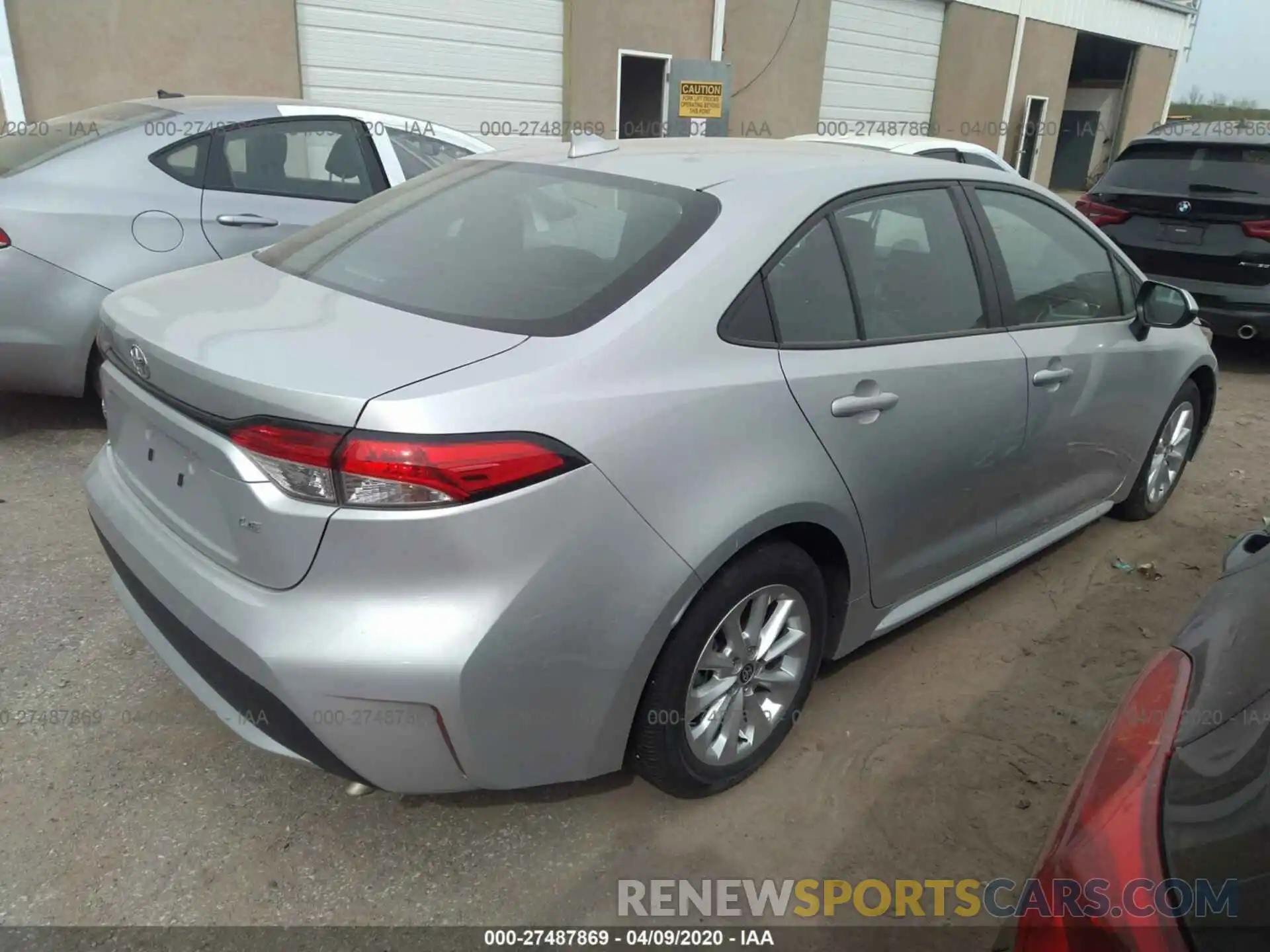 4 Photograph of a damaged car 5YFHPRAE4LP027337 TOYOTA COROLLA 2020