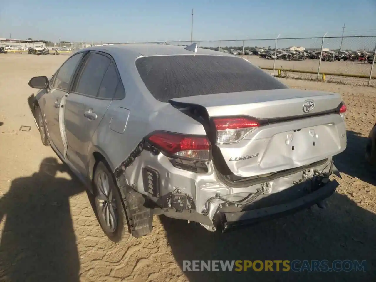 3 Photograph of a damaged car 5YFHPRAE4LP030495 TOYOTA COROLLA 2020