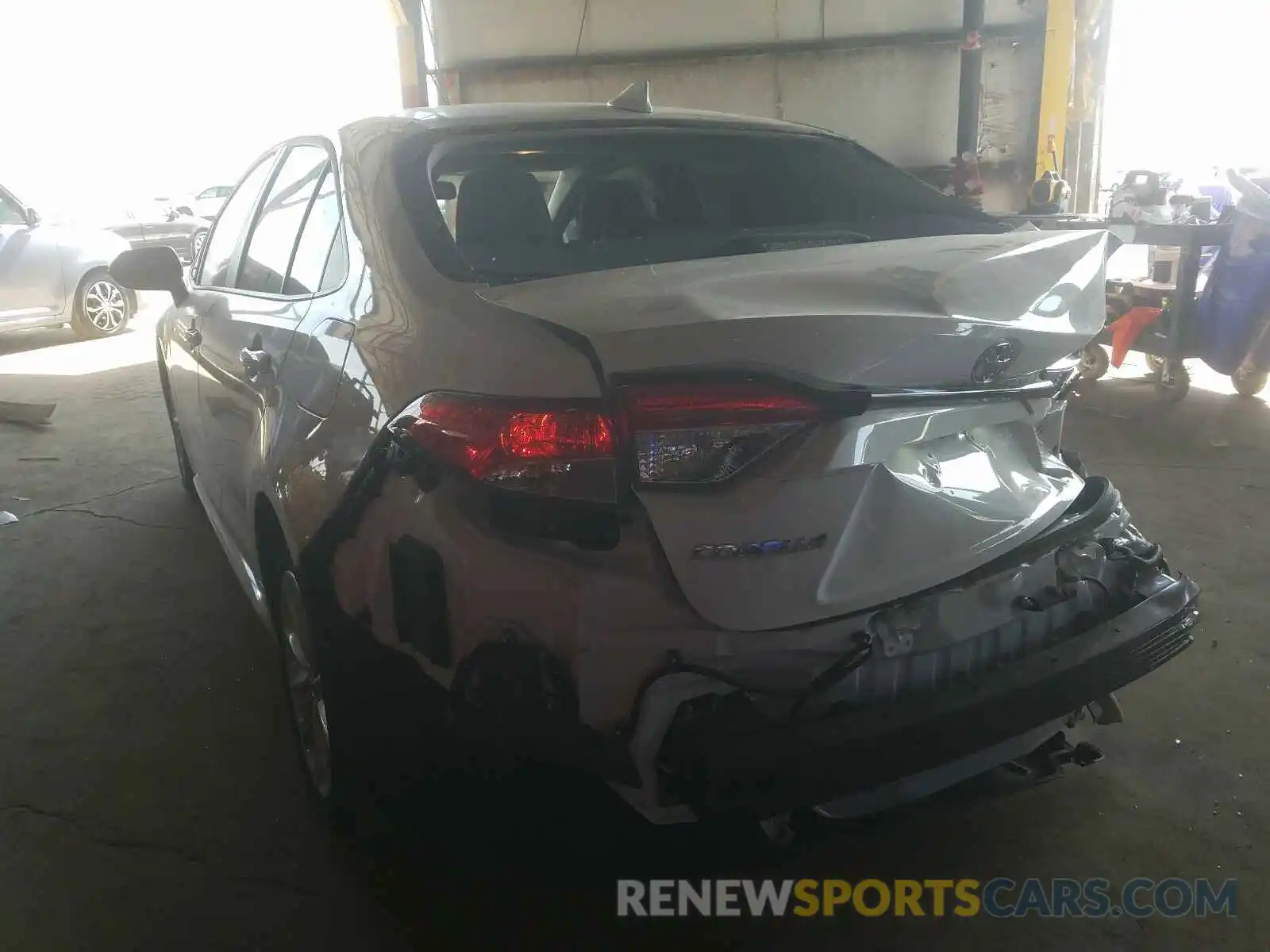 3 Photograph of a damaged car 5YFHPRAE4LP065473 TOYOTA COROLLA 2020