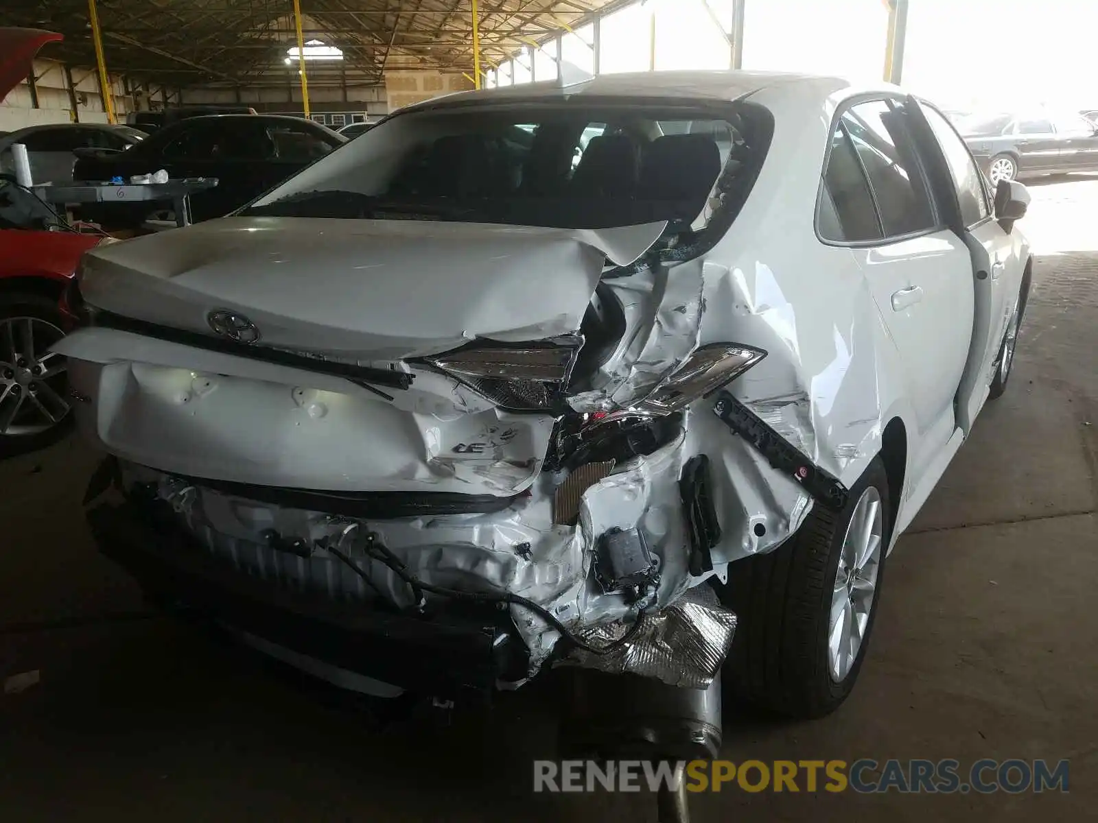 4 Photograph of a damaged car 5YFHPRAE4LP065473 TOYOTA COROLLA 2020