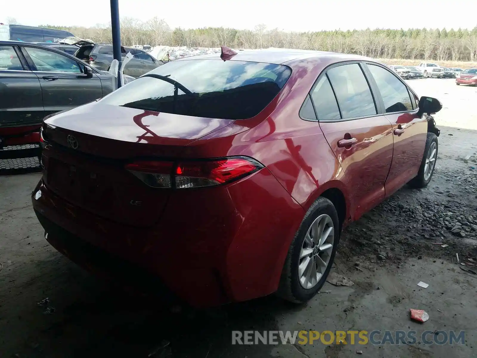 4 Photograph of a damaged car 5YFHPRAE4LP067319 TOYOTA COROLLA 2020