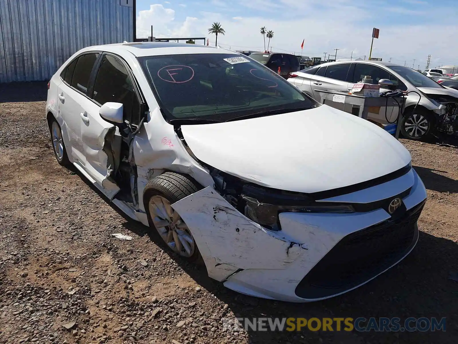 1 Photograph of a damaged car 5YFHPRAE4LP119144 TOYOTA COROLLA 2020