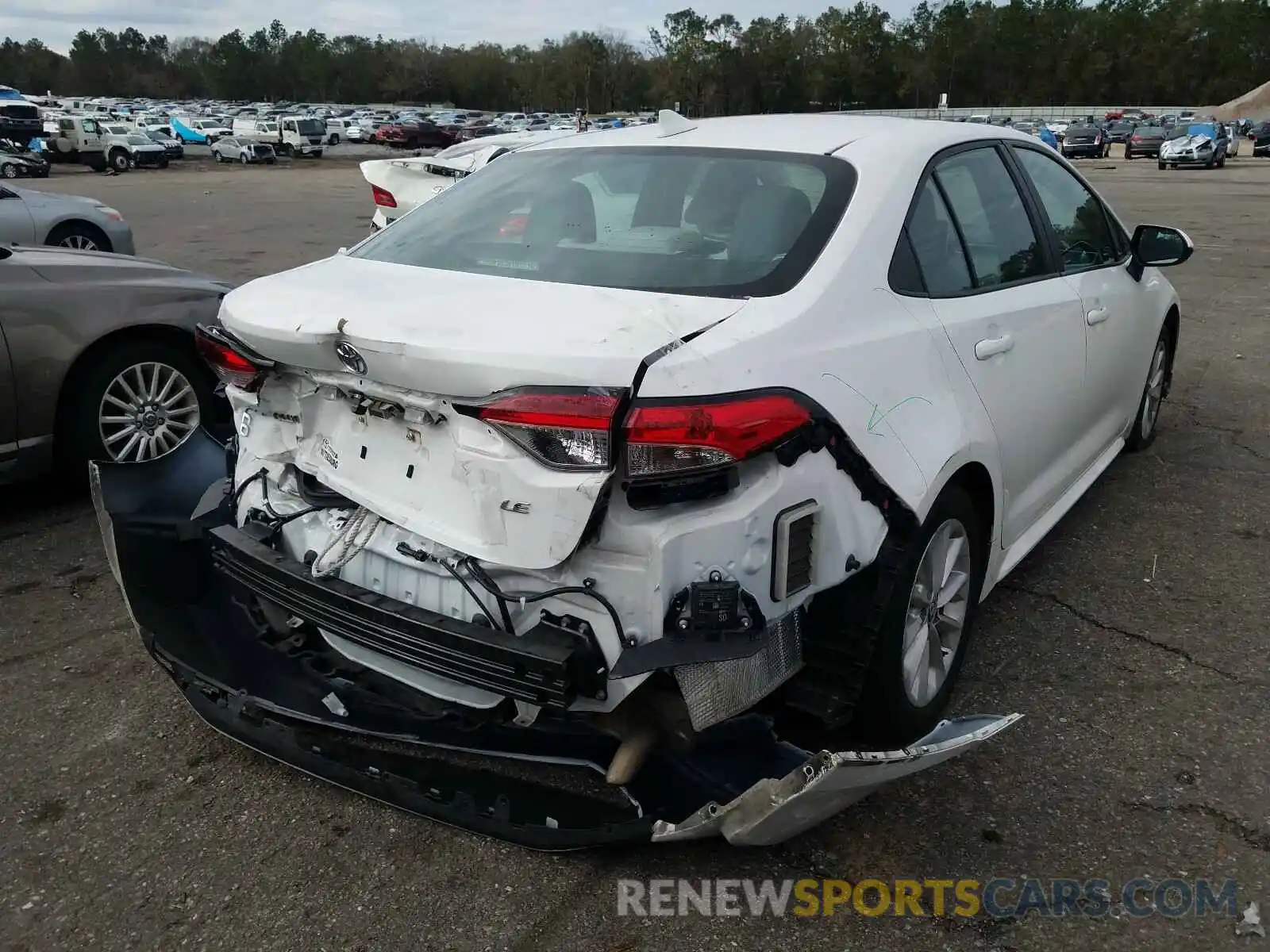 4 Photograph of a damaged car 5YFHPRAE5LP008683 TOYOTA COROLLA 2020