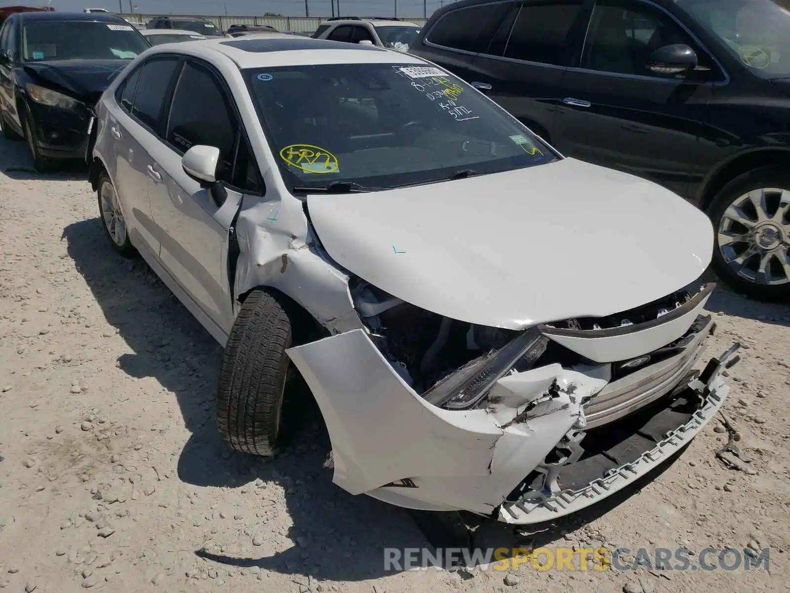 1 Photograph of a damaged car 5YFHPRAE5LP013012 TOYOTA COROLLA 2020