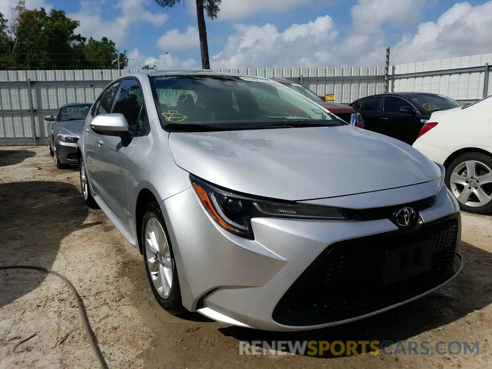 1 Photograph of a damaged car 5YFHPRAE5LP015701 TOYOTA COROLLA 2020