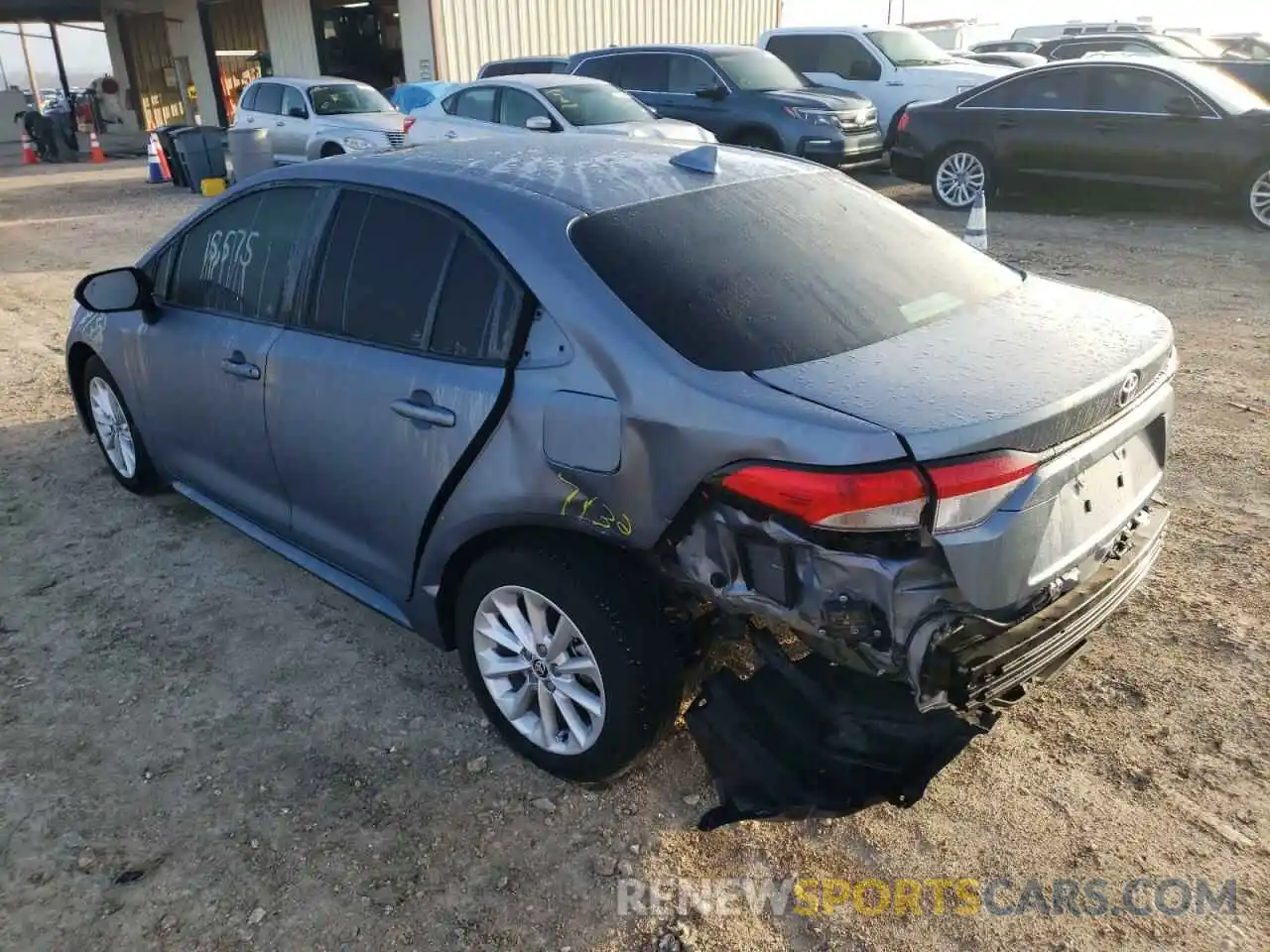 3 Photograph of a damaged car 5YFHPRAE5LP017030 TOYOTA COROLLA 2020