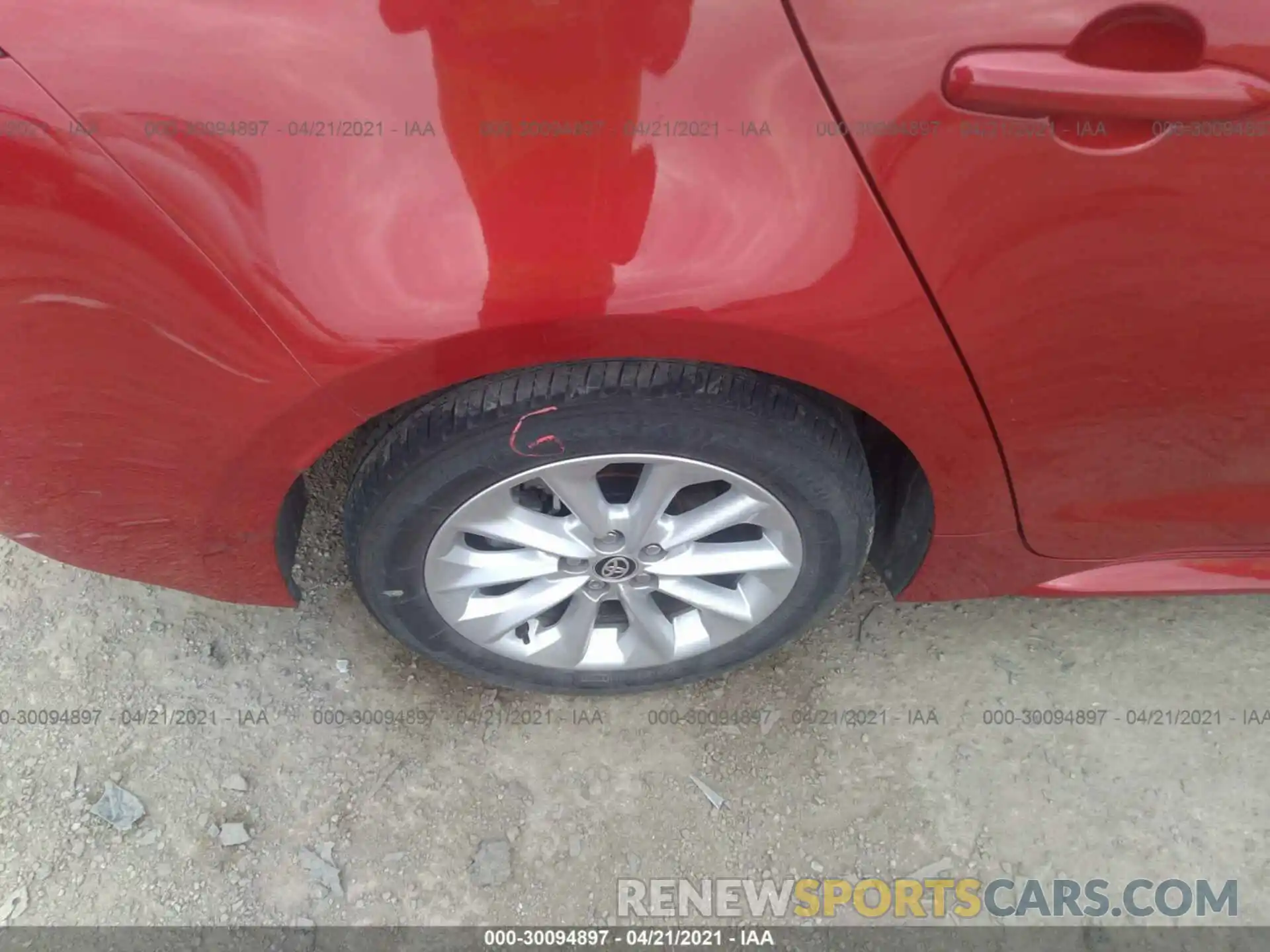 15 Photograph of a damaged car 5YFHPRAE5LP021112 TOYOTA COROLLA 2020