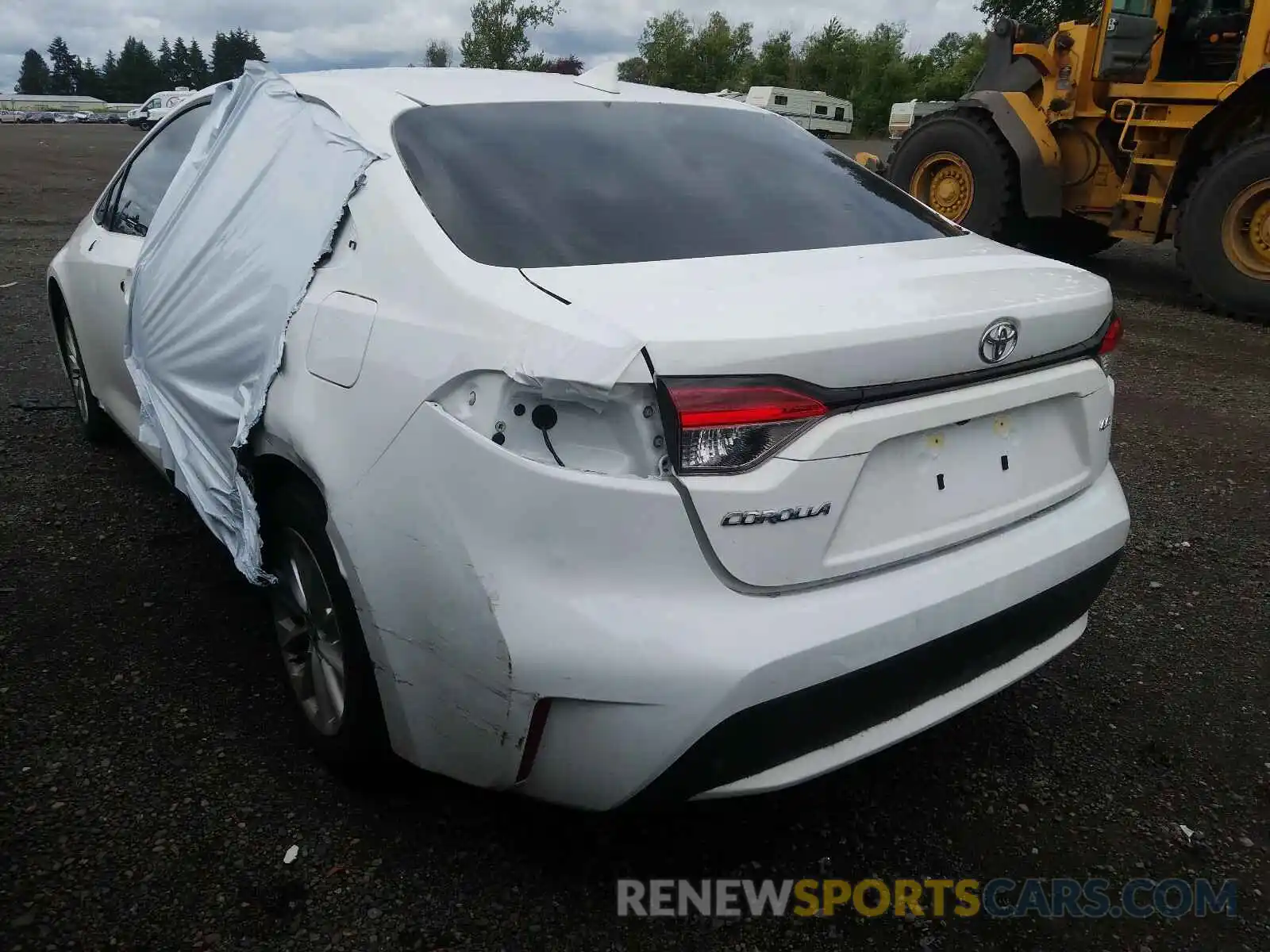 3 Photograph of a damaged car 5YFHPRAE5LP027721 TOYOTA COROLLA 2020