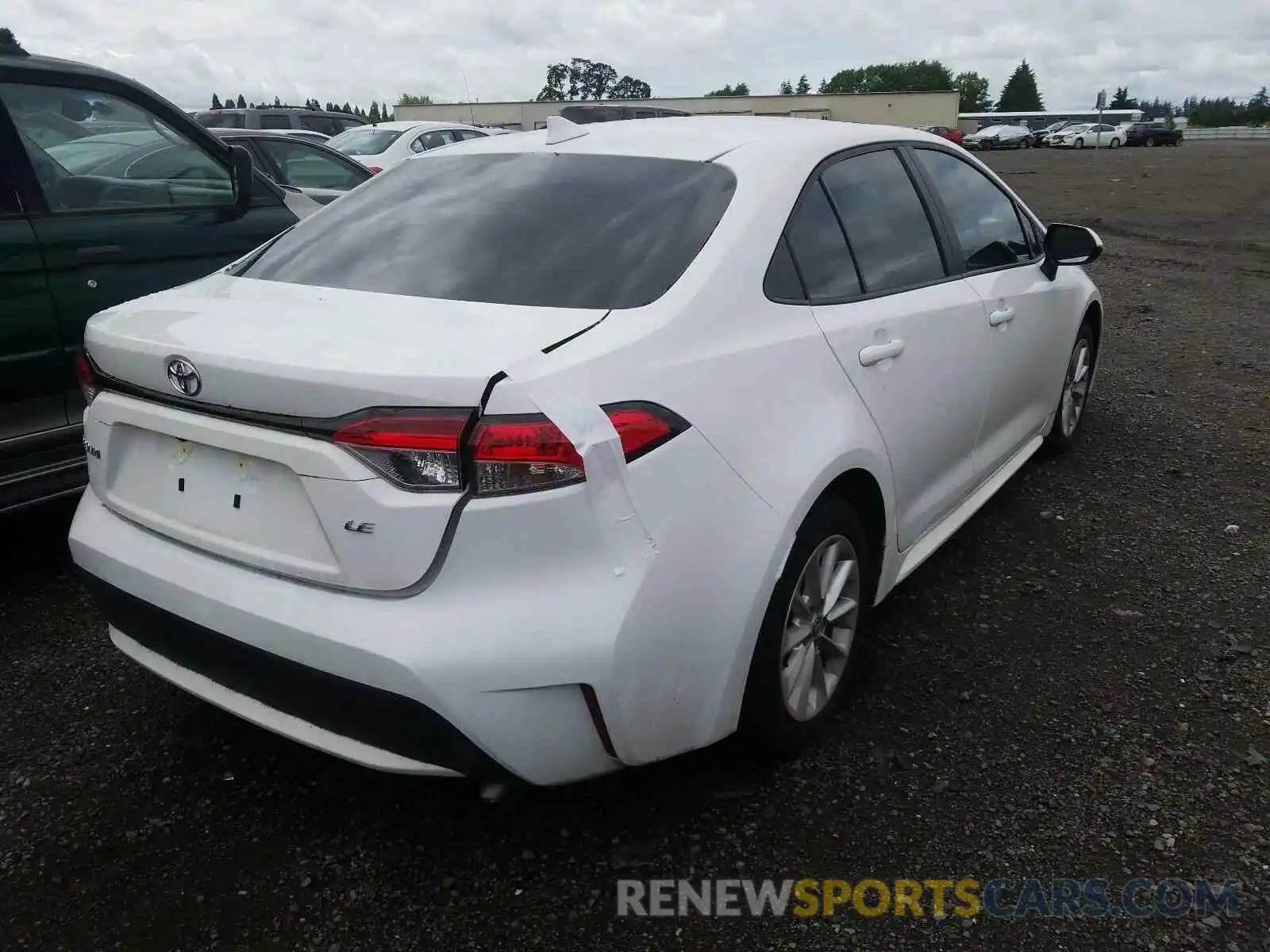 4 Photograph of a damaged car 5YFHPRAE5LP027721 TOYOTA COROLLA 2020