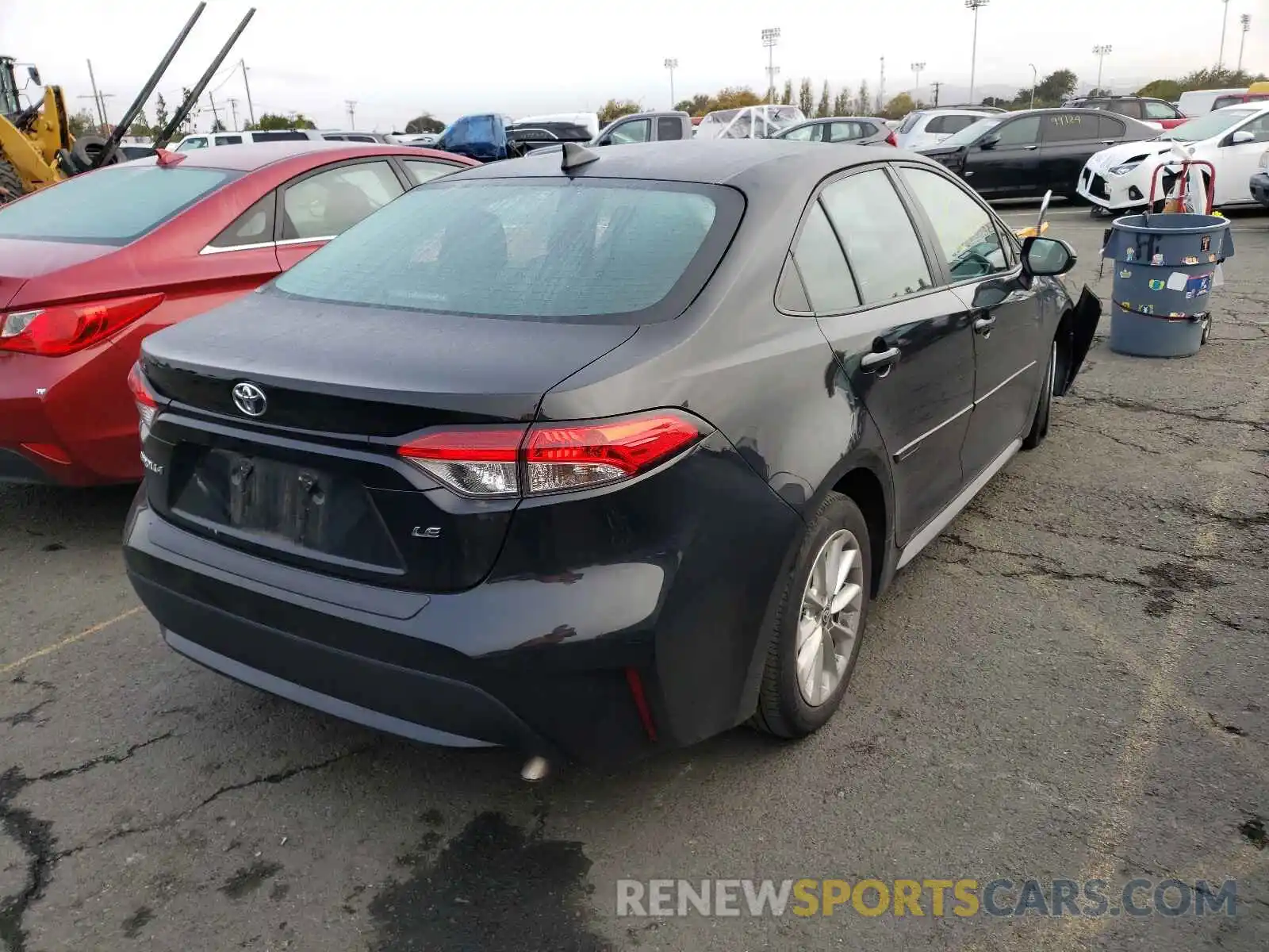 4 Photograph of a damaged car 5YFHPRAE5LP028285 TOYOTA COROLLA 2020