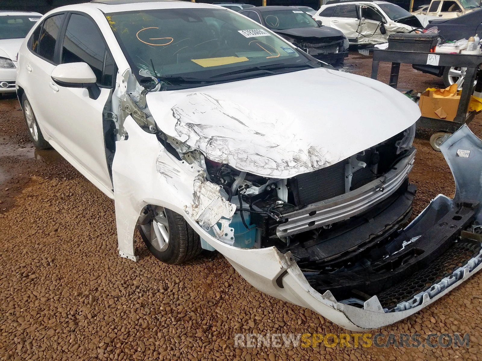 1 Photograph of a damaged car 5YFHPRAE6LP015139 TOYOTA COROLLA 2020