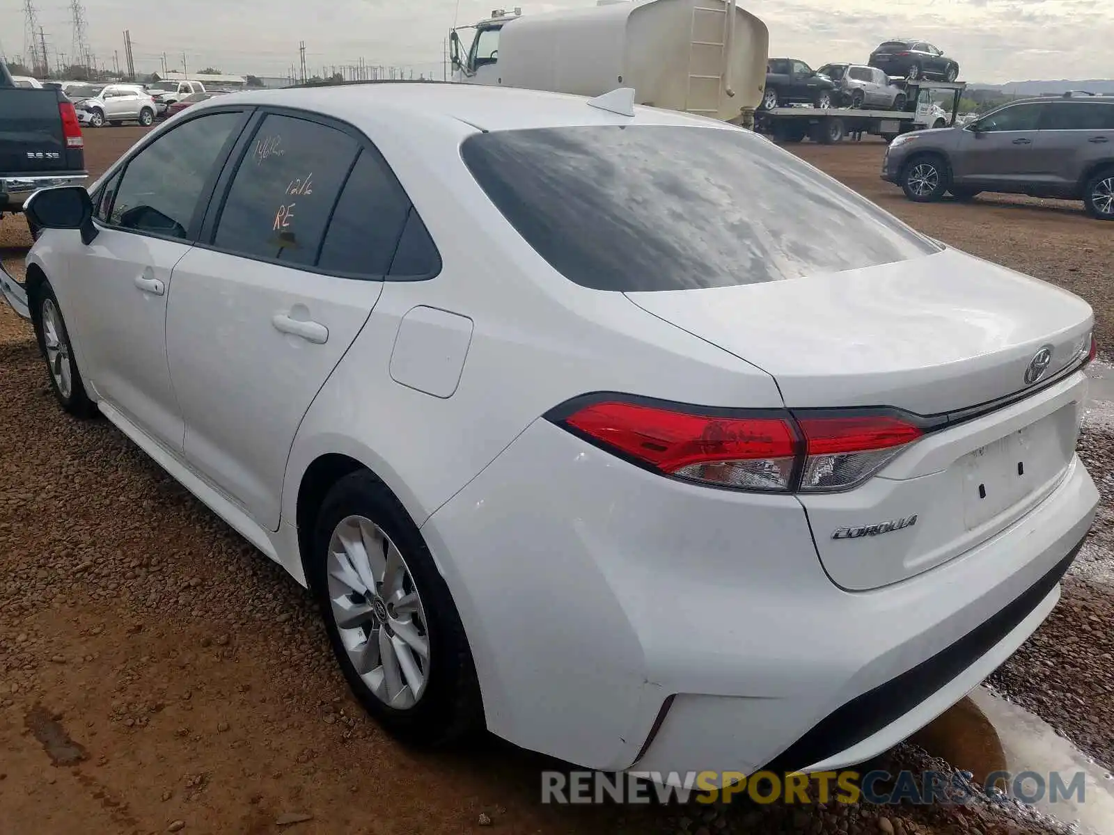 3 Photograph of a damaged car 5YFHPRAE6LP015139 TOYOTA COROLLA 2020