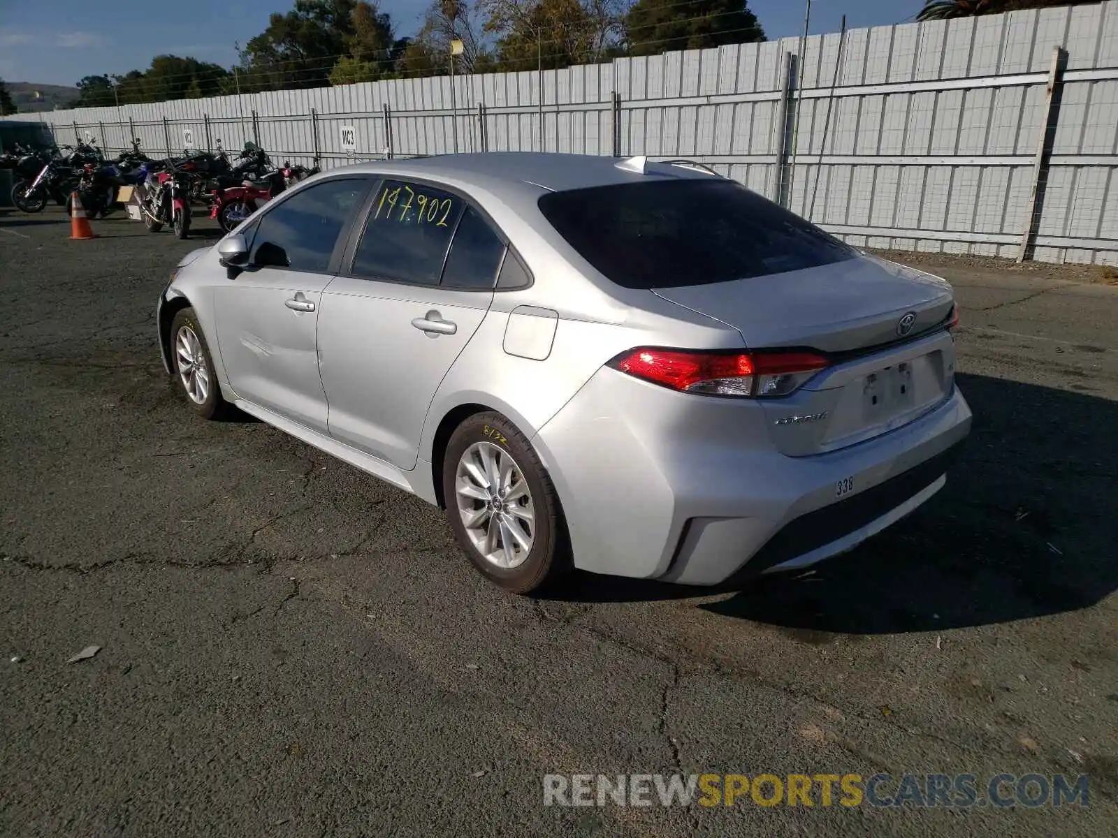 3 Photograph of a damaged car 5YFHPRAE6LP022852 TOYOTA COROLLA 2020