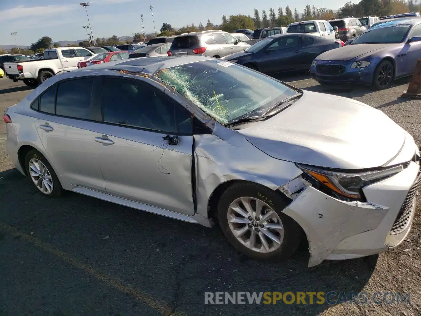 9 Photograph of a damaged car 5YFHPRAE6LP022852 TOYOTA COROLLA 2020