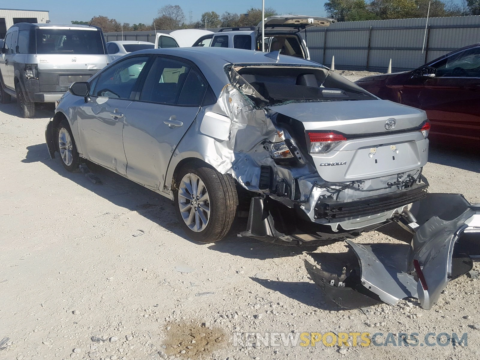 3 Photograph of a damaged car 5YFHPRAE6LP024228 TOYOTA COROLLA 2020